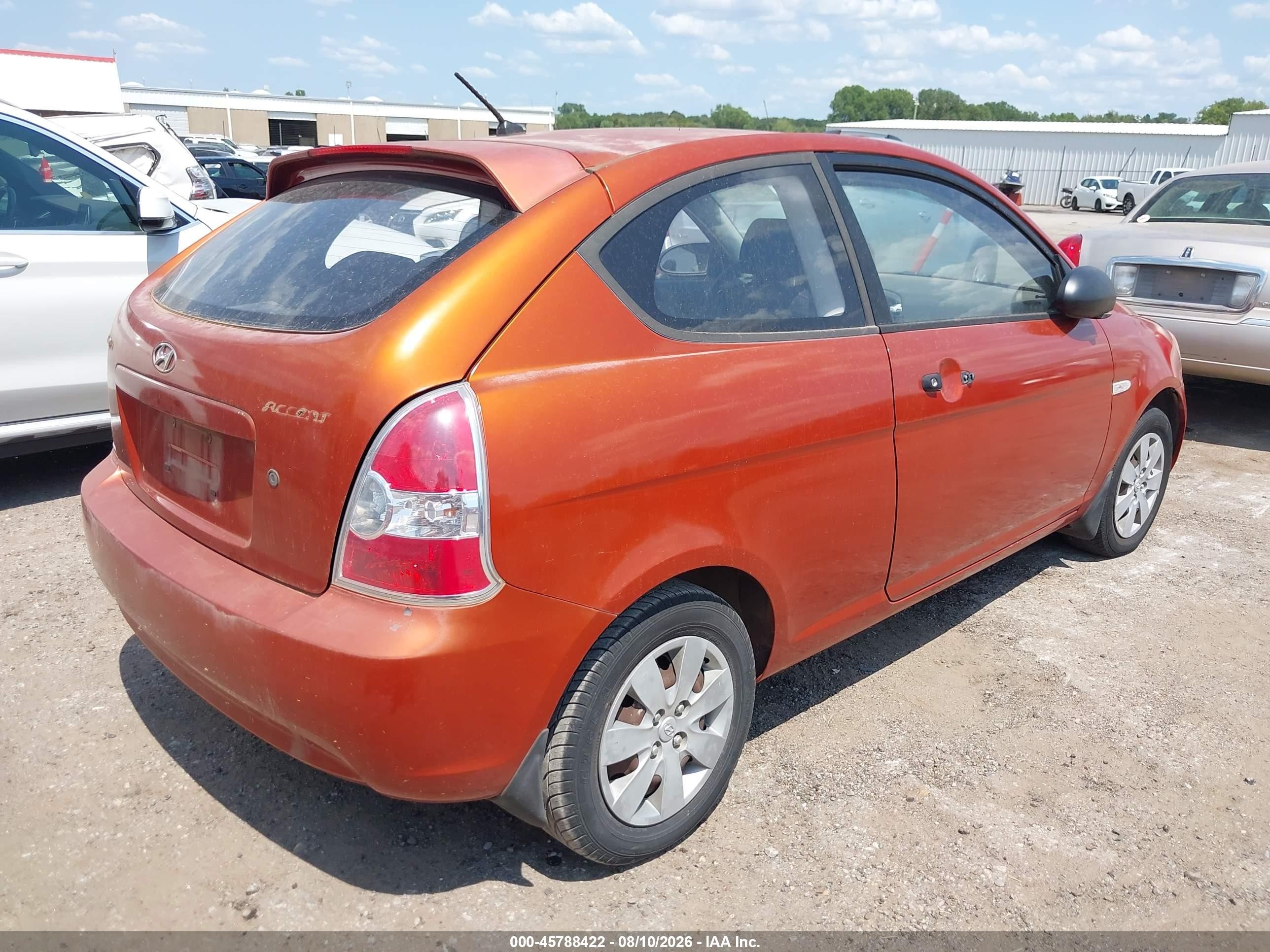 2008 Hyundai Accent Gs Orange vin: KMHCM36C18U063838