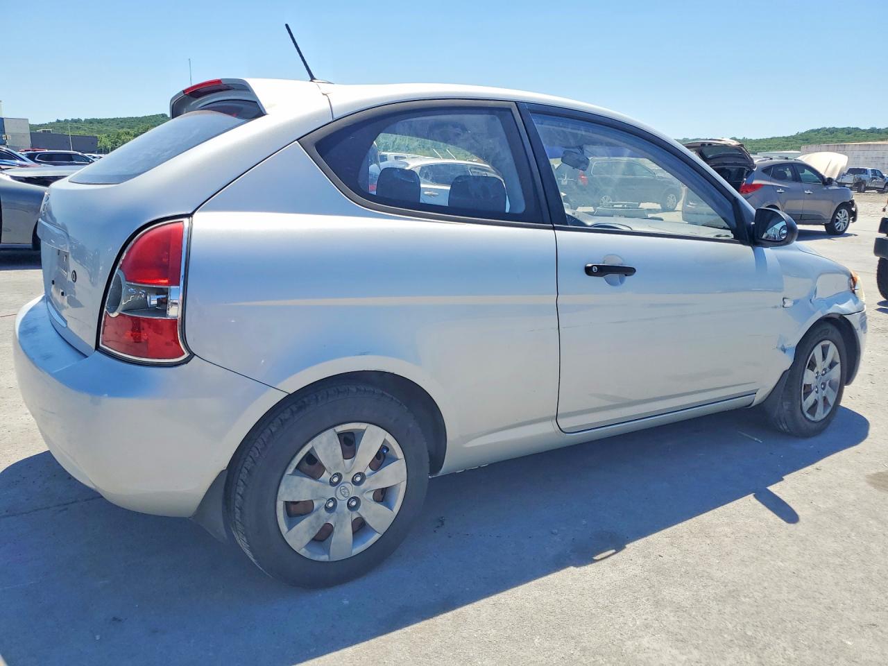 2008 Hyundai Accent Gs Silver vin: KMHCM36C18U095124