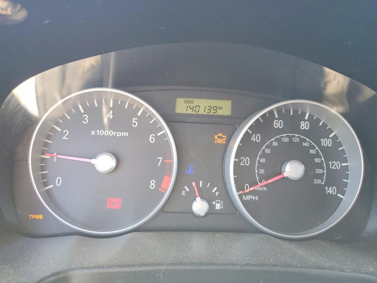 2008 Hyundai Accent Gs Silver vin: KMHCM36C18U095124