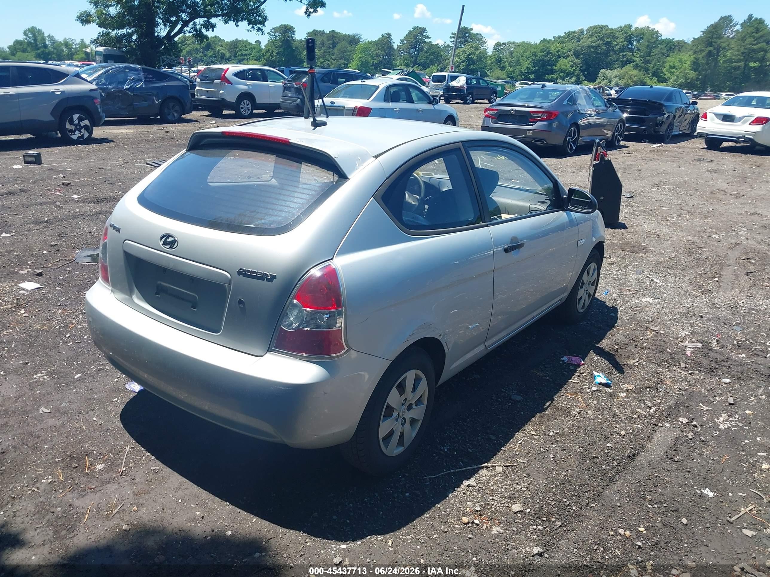 2009 Hyundai Accent Gs Silver vin: KMHCM36C19U114000