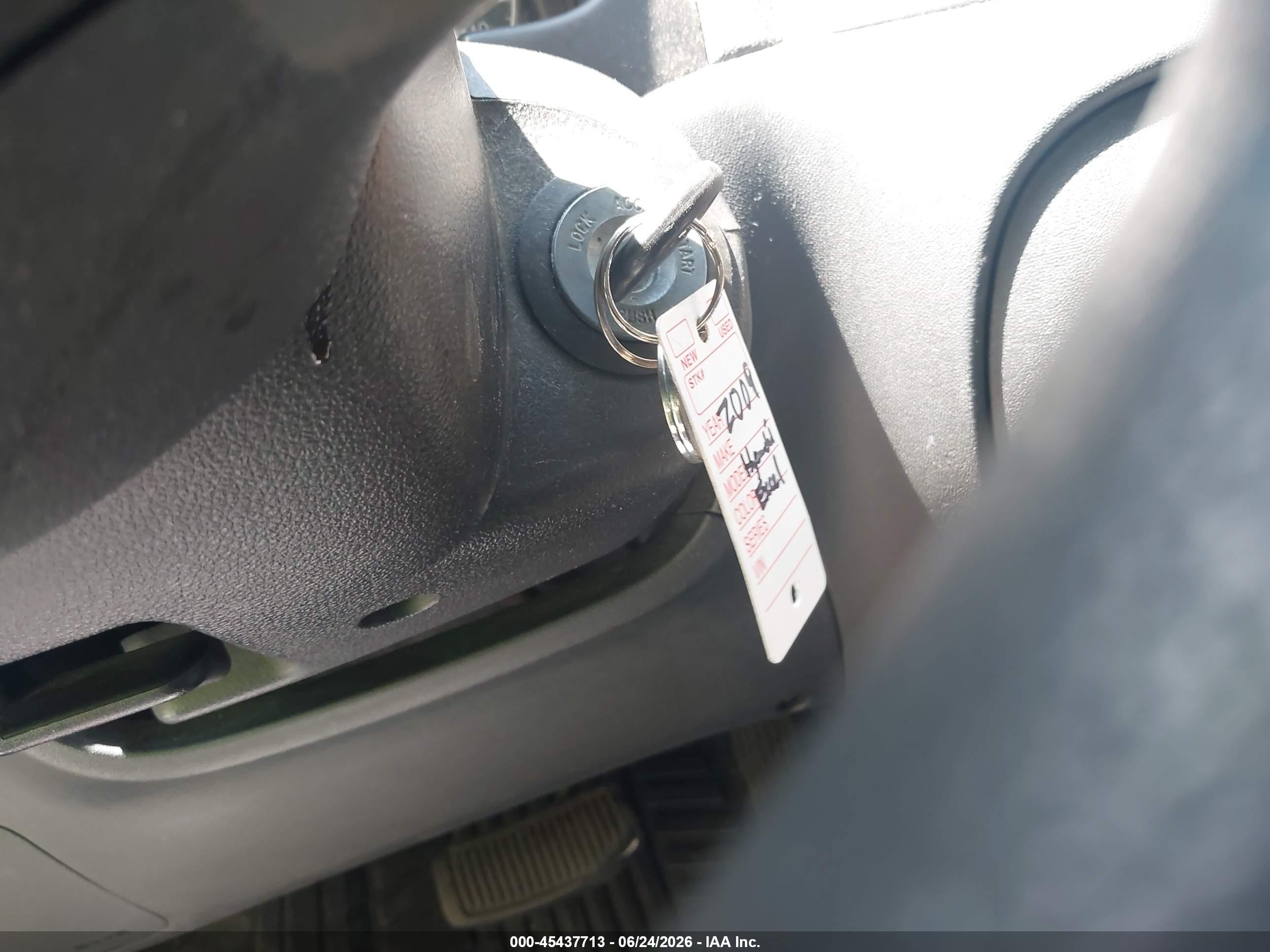 2009 Hyundai Accent Gs Silver vin: KMHCM36C19U114000