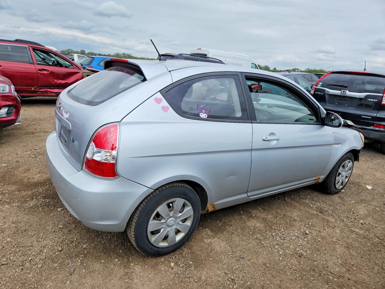 2007 Hyundai Accent Gs Silver vin: KMHCM36C27U040230