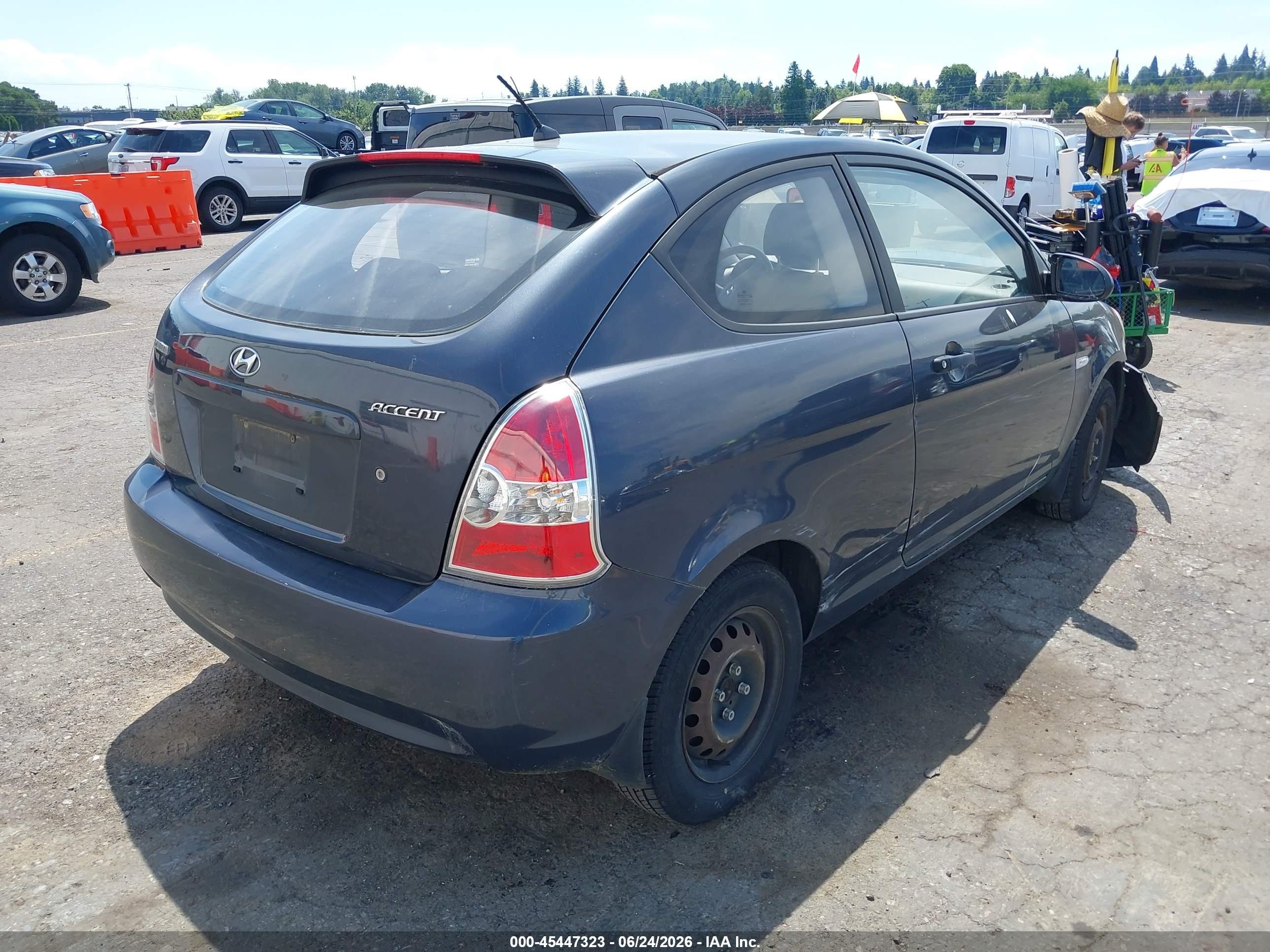 2007 Hyundai Accent Gs Gray vin: KMHCM36C27U049560