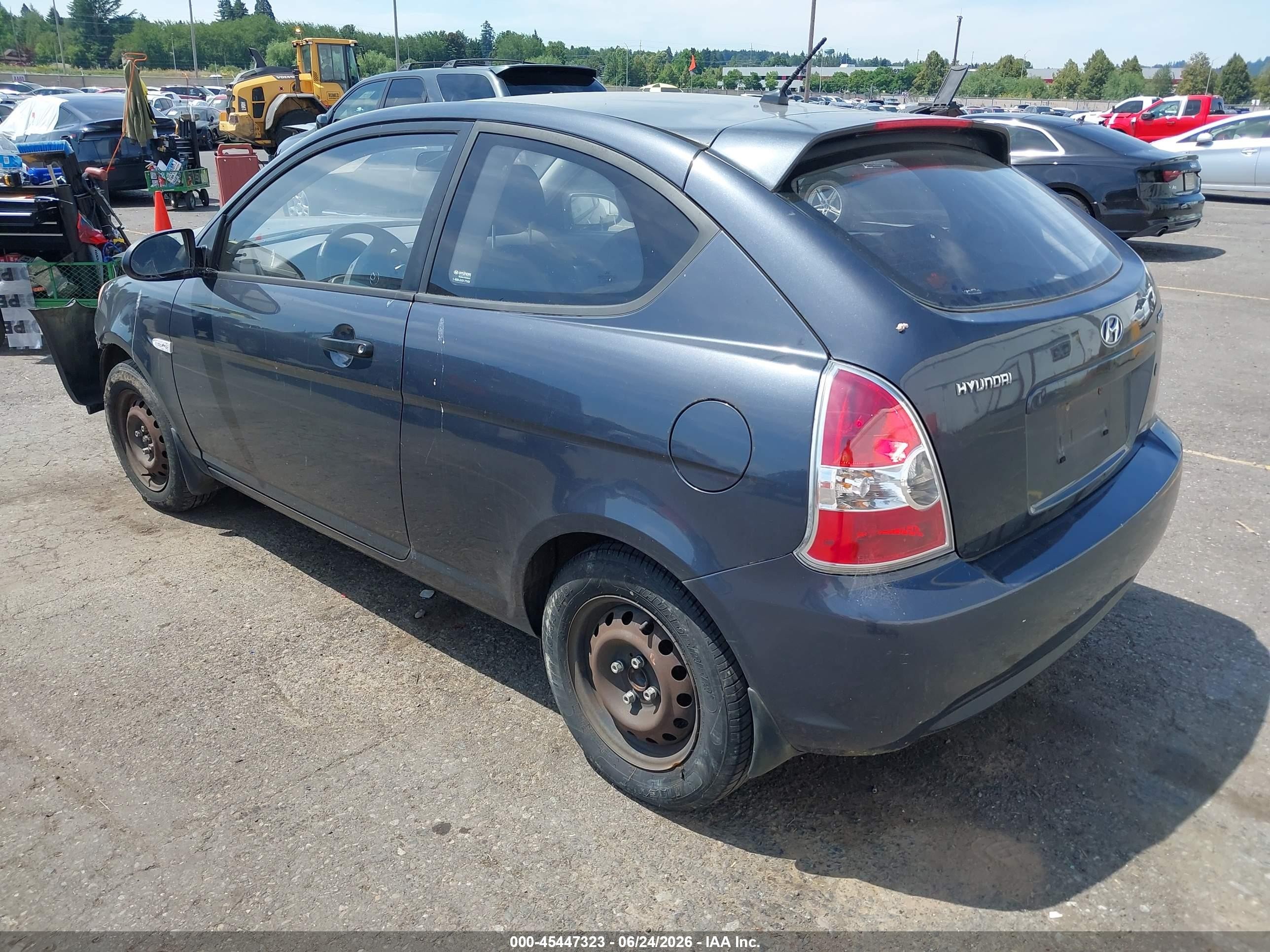 2007 Hyundai Accent Gs Gray vin: KMHCM36C27U049560
