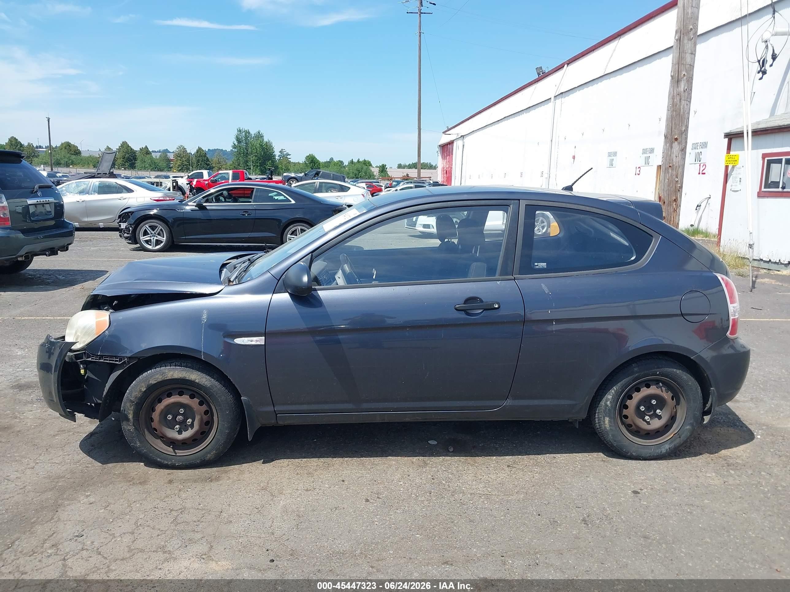 2007 Hyundai Accent Gs Gray vin: KMHCM36C27U049560