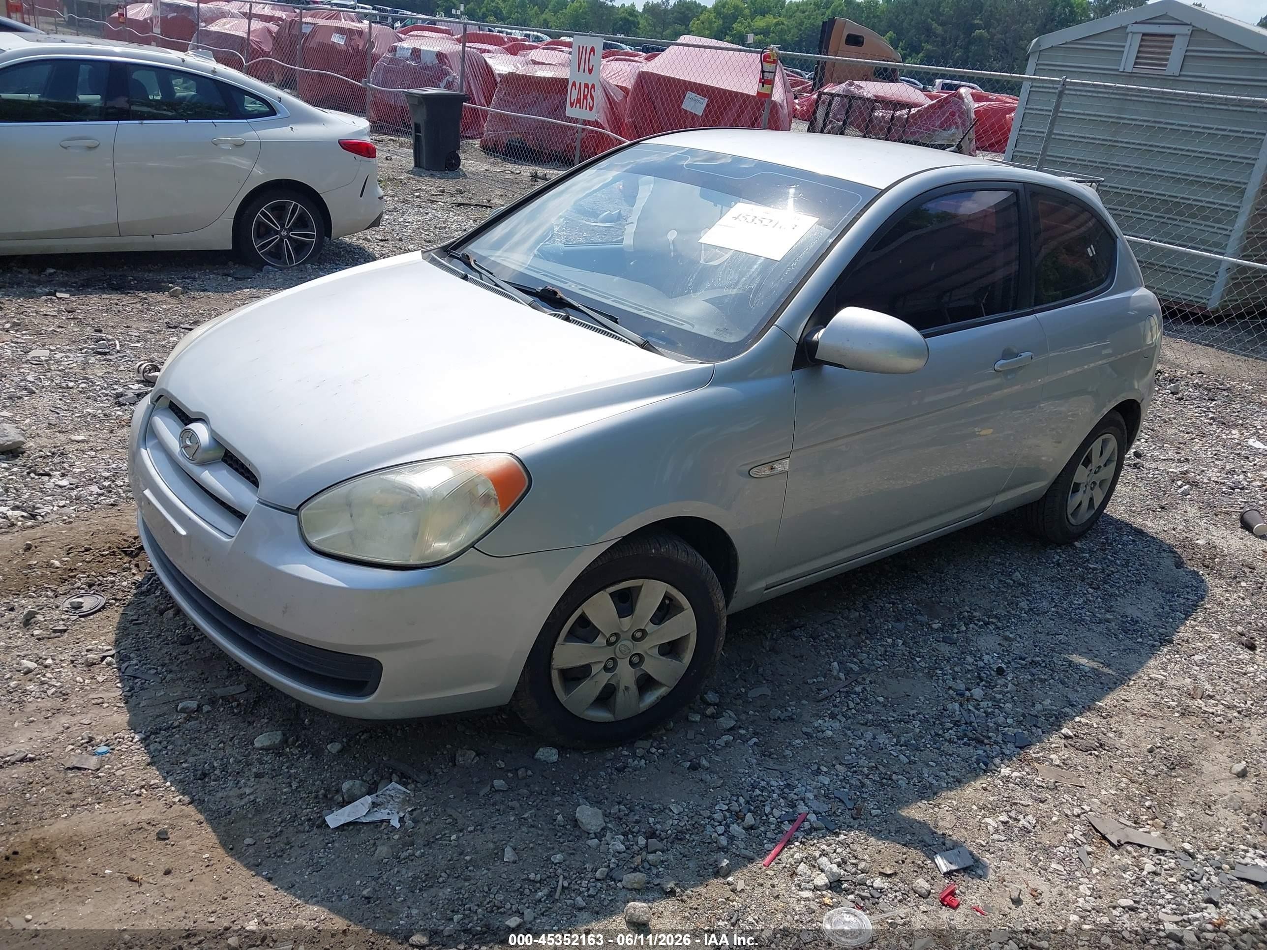 2008 Hyundai Accent Gs Silver vin: KMHCM36C28U072791