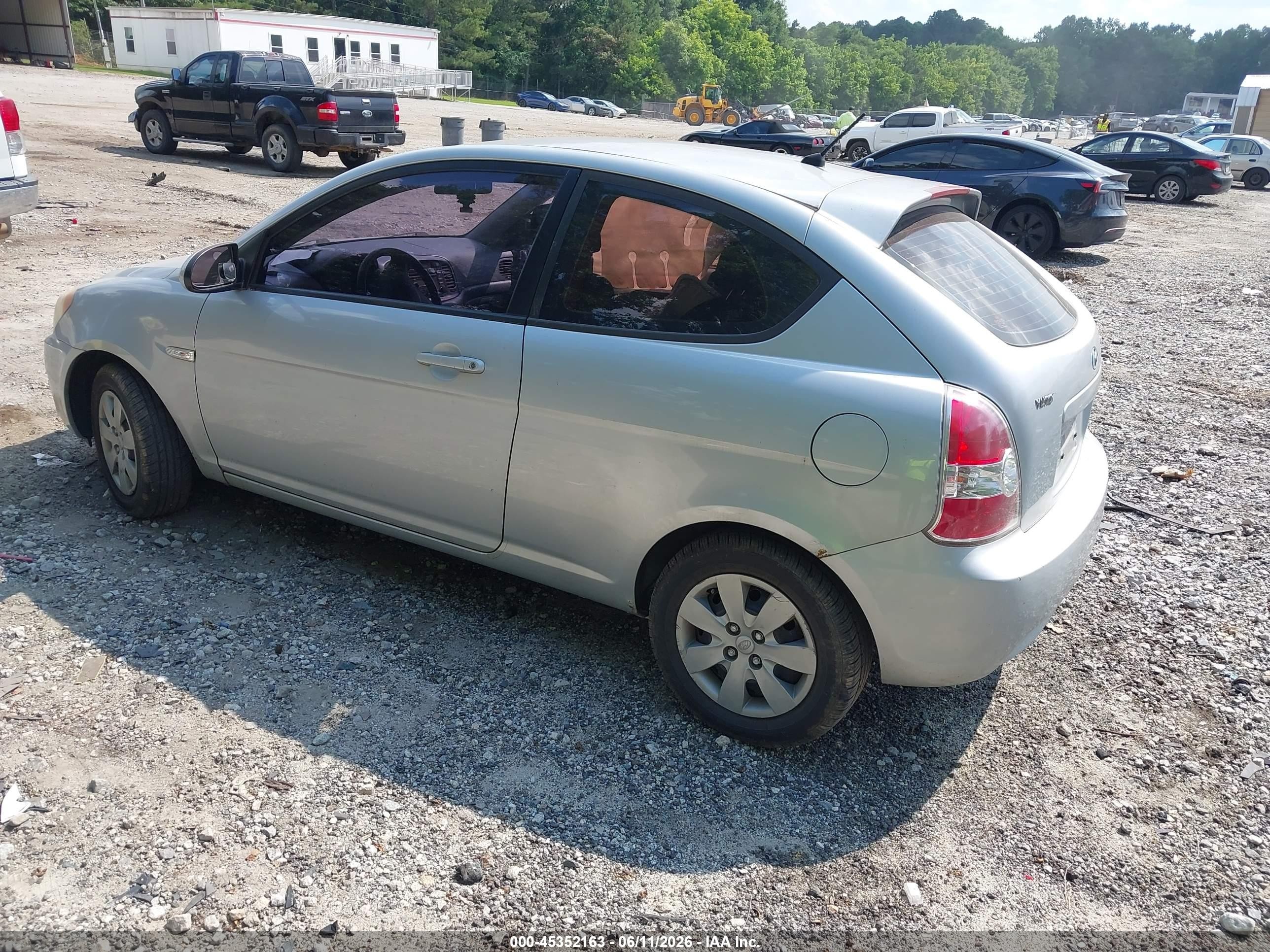 2008 Hyundai Accent Gs Silver vin: KMHCM36C28U072791