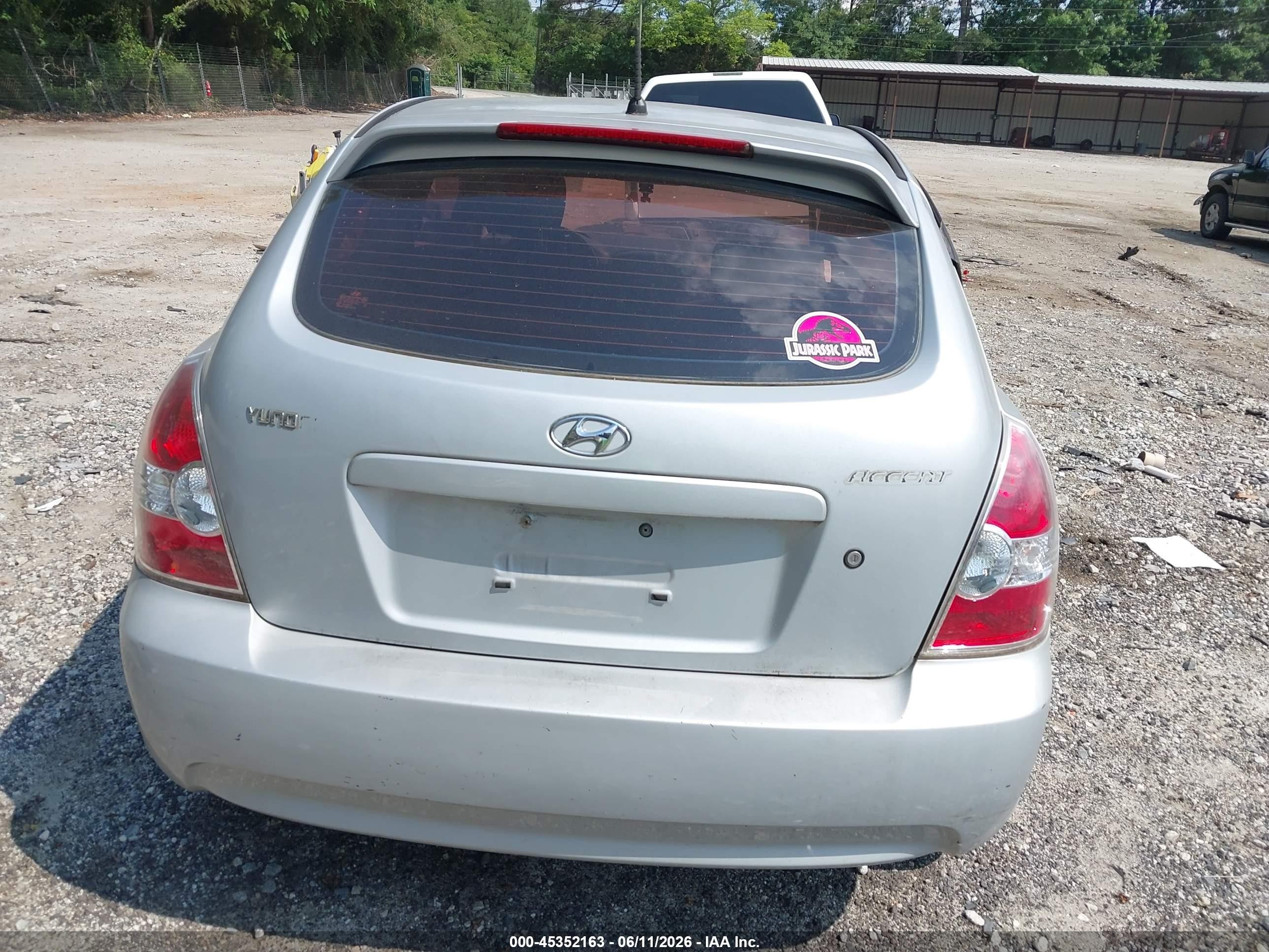 2008 Hyundai Accent Gs Silver vin: KMHCM36C28U072791