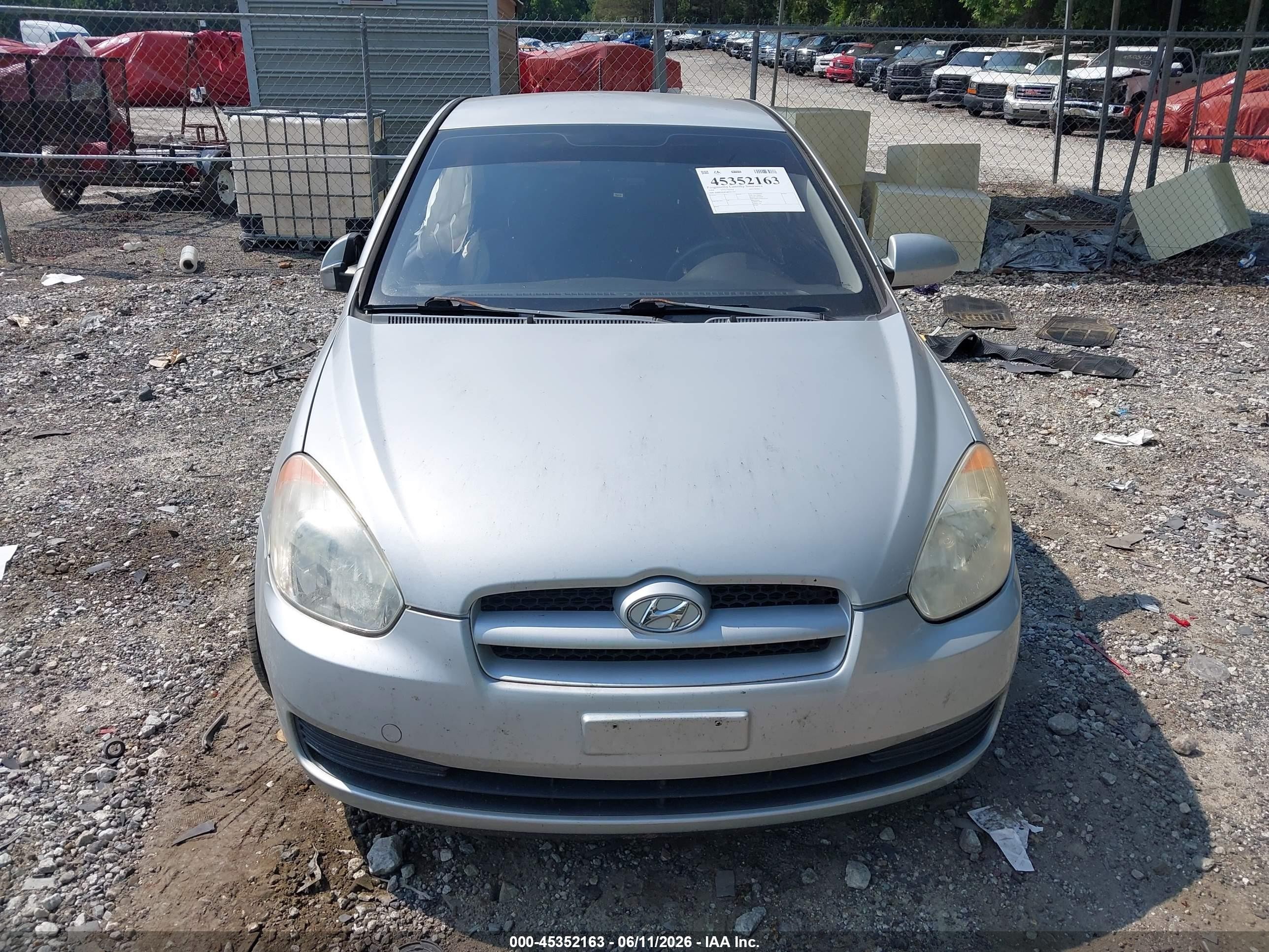 2008 Hyundai Accent Gs Silver vin: KMHCM36C28U072791