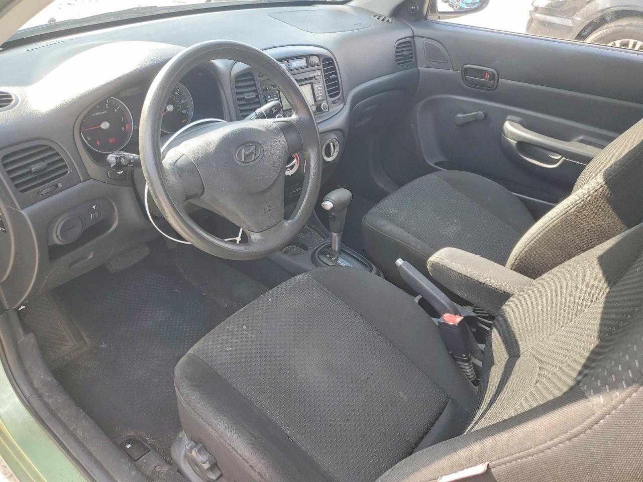2008 Hyundai Accent Gs Green vin: KMHCM36C28U099179