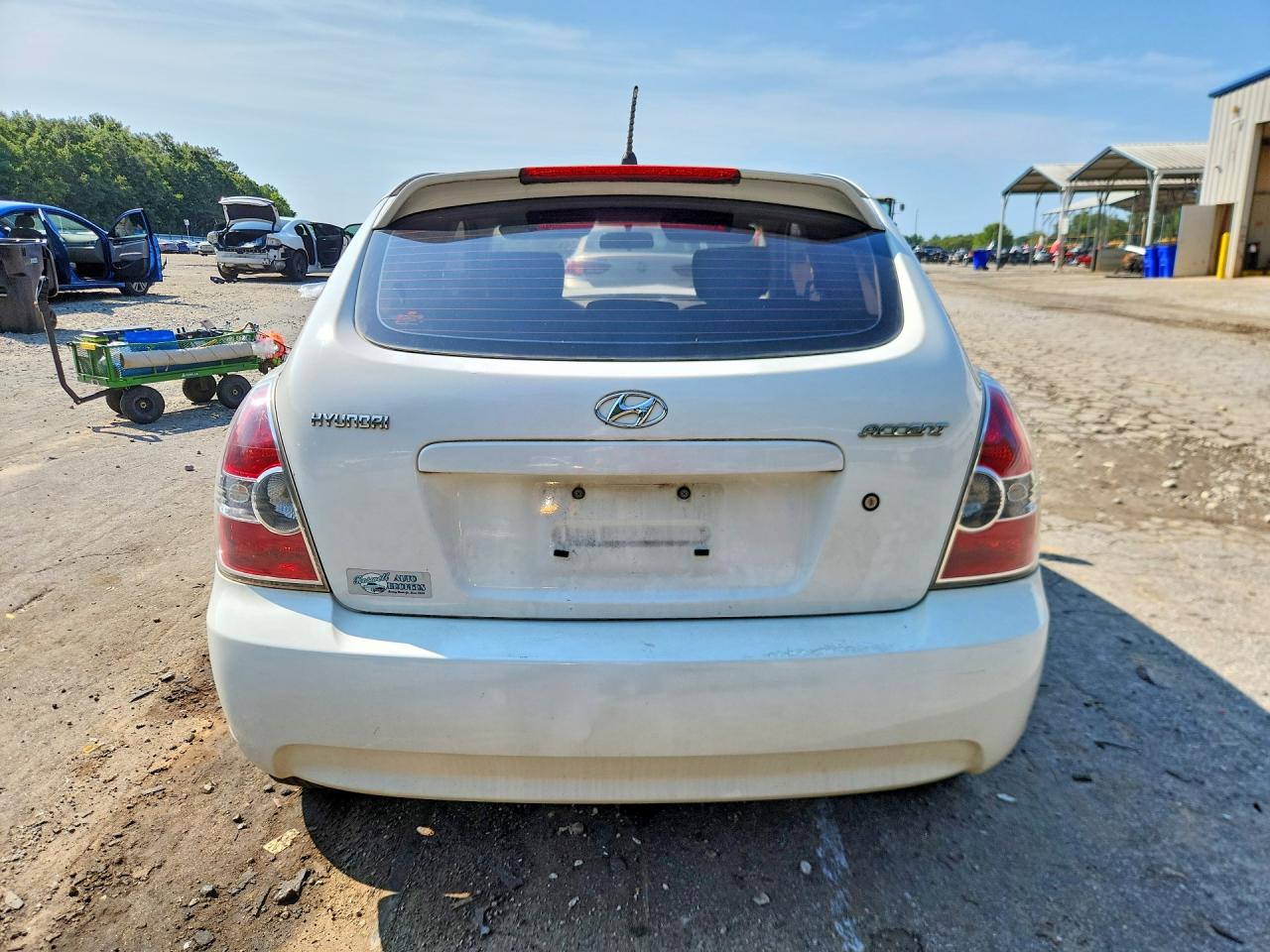 2008 Hyundai Accent Gs White vin: KMHCM36C38U059516