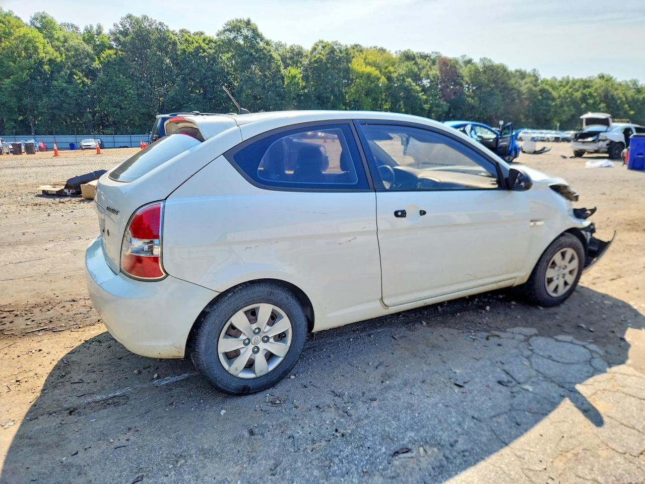 2008 Hyundai Accent Gs White vin: KMHCM36C38U059516