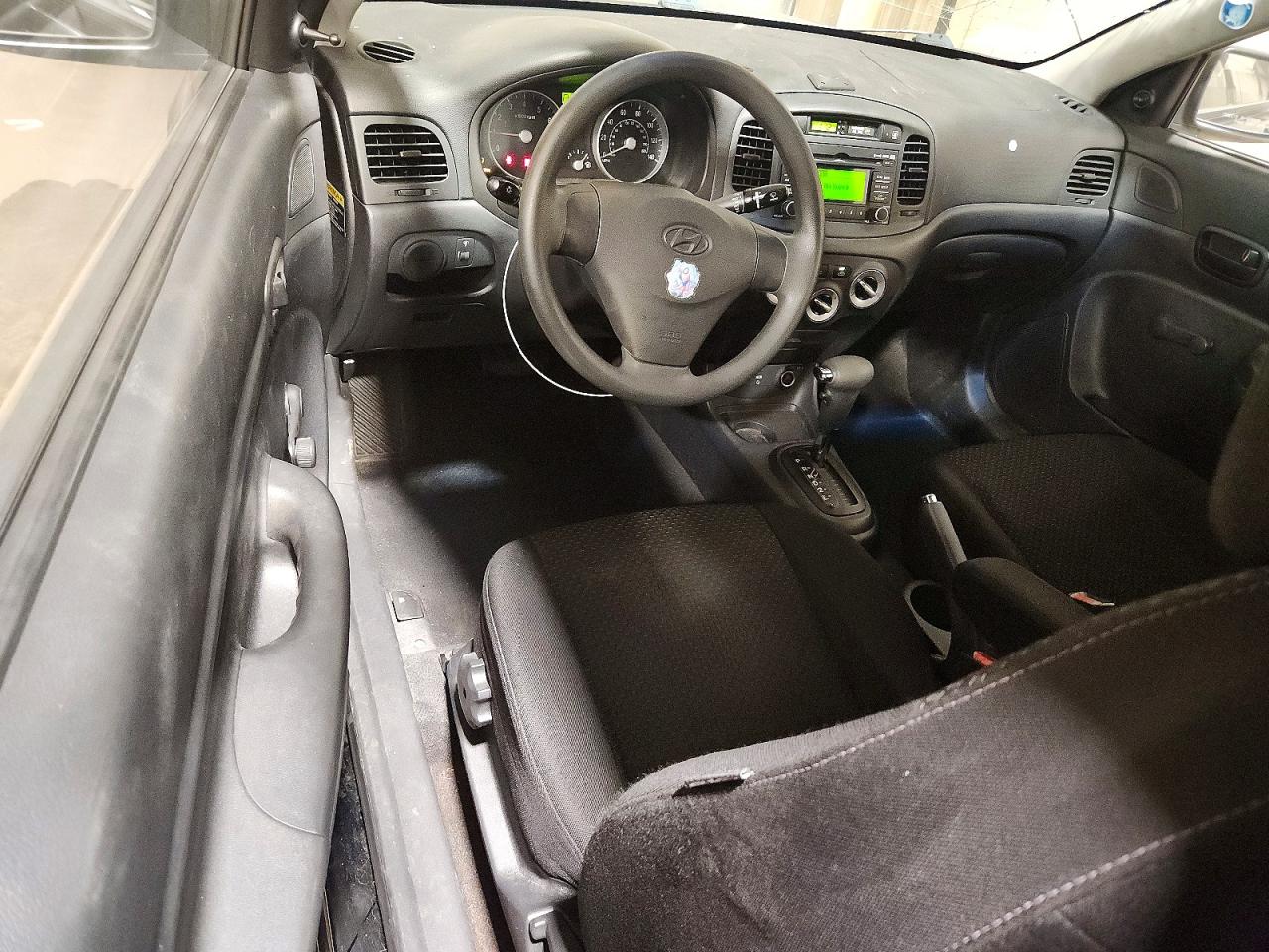 2009 Hyundai Accent Gs Black vin: KMHCM36C39U138184