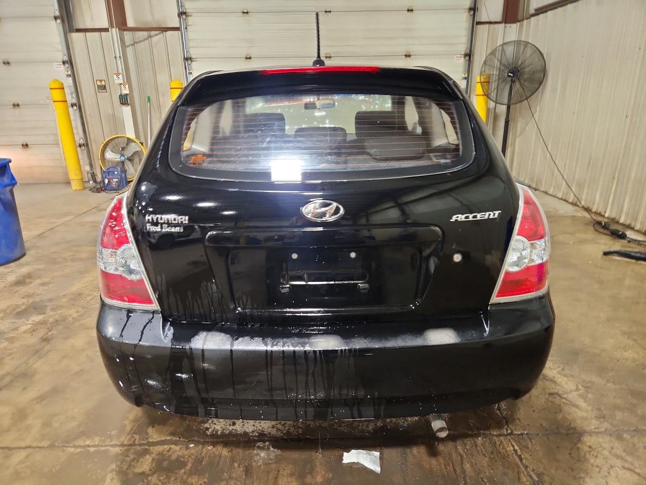 2009 Hyundai Accent Gs Black vin: KMHCM36C39U138184