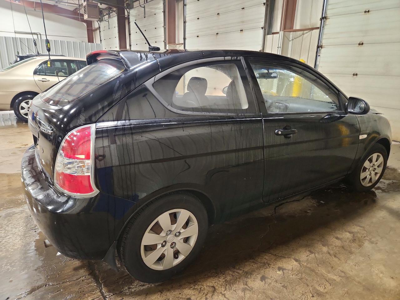 2009 Hyundai Accent Gs Black vin: KMHCM36C39U138184