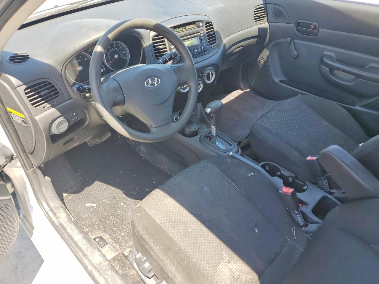 2007 Hyundai Accent Gs Silver vin: KMHCM36C47U016480