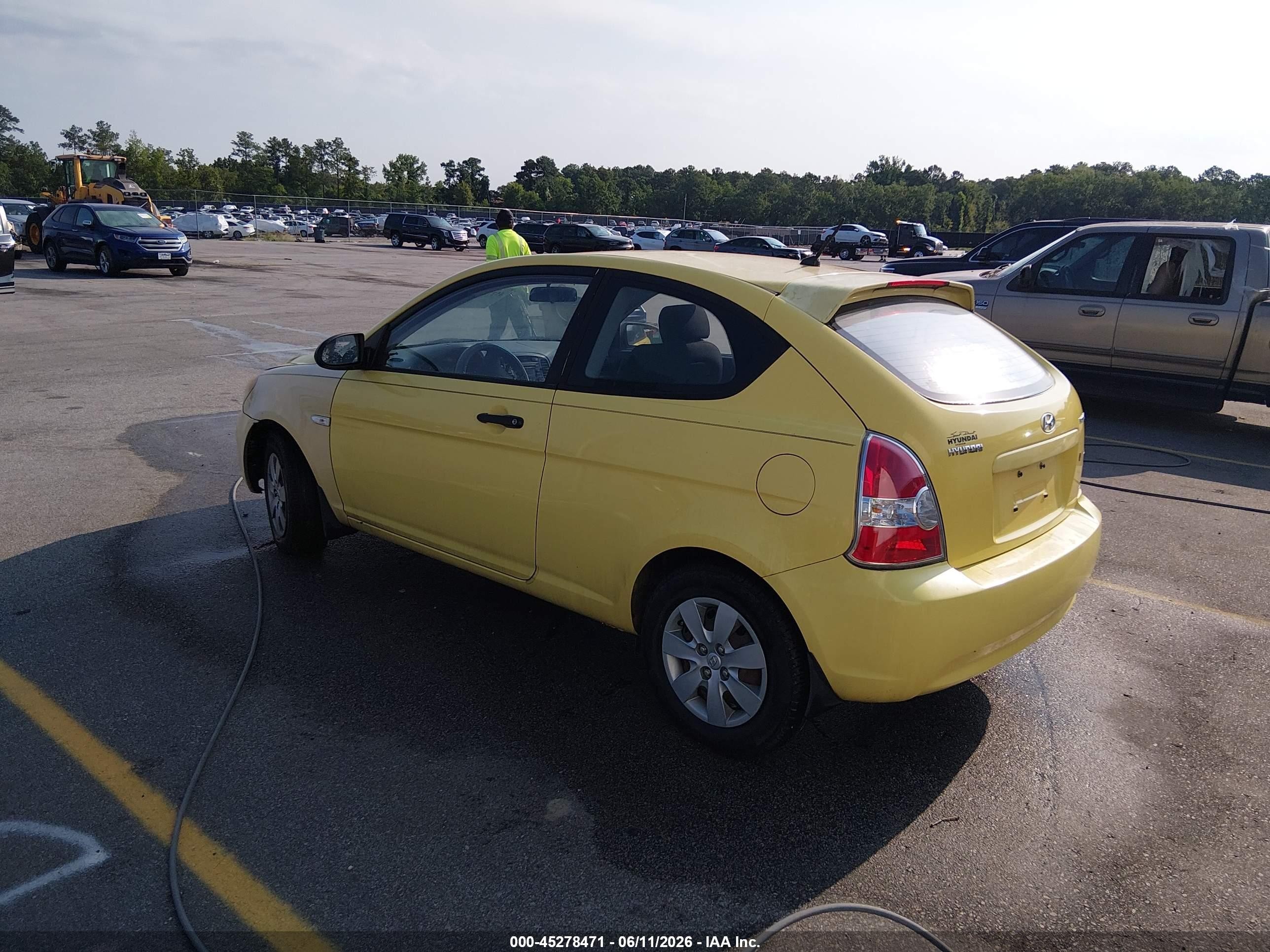 2008 Hyundai Accent Gs Yellow vin: KMHCM36C48U057466