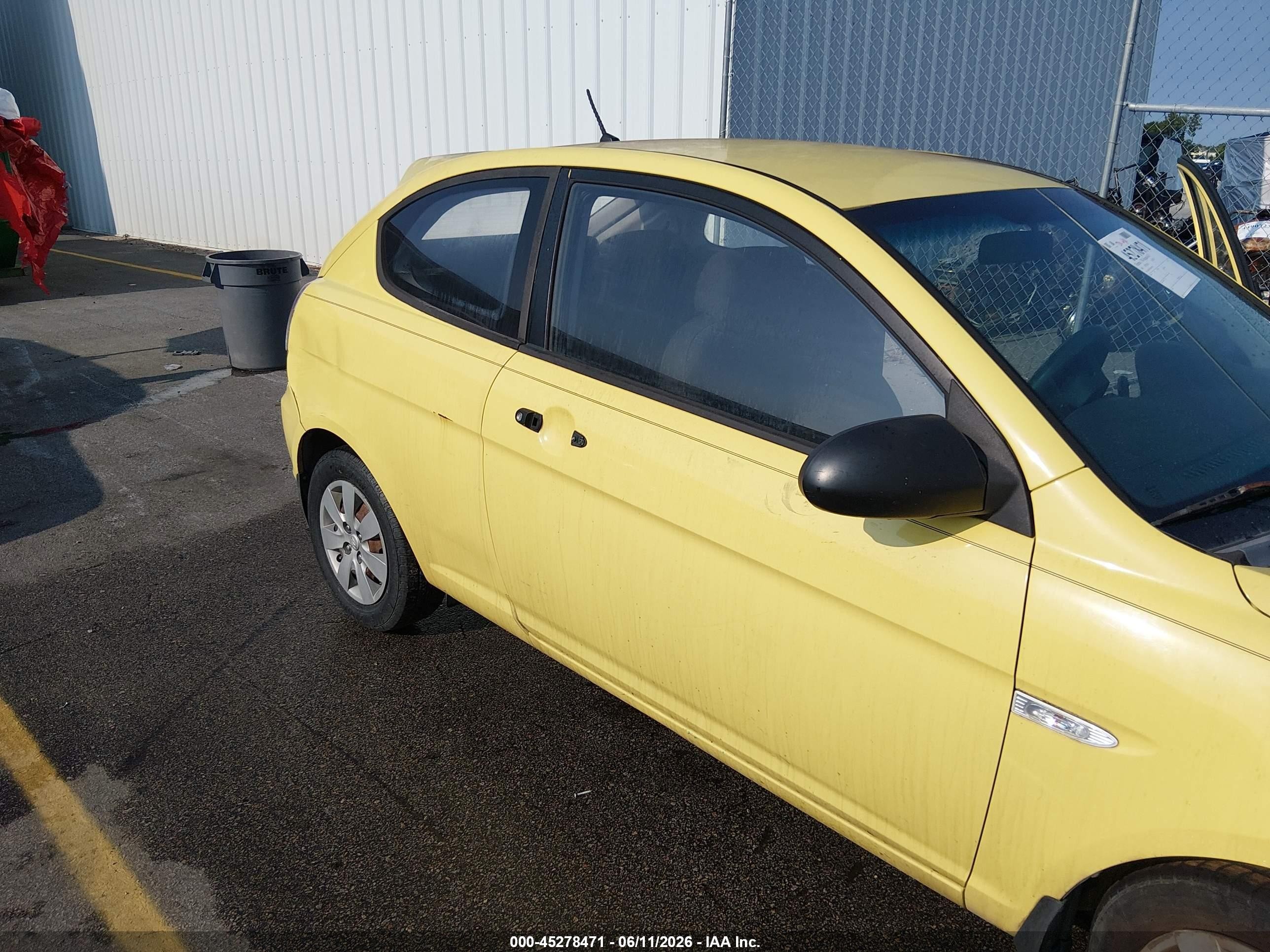 2008 Hyundai Accent Gs Yellow vin: KMHCM36C48U057466