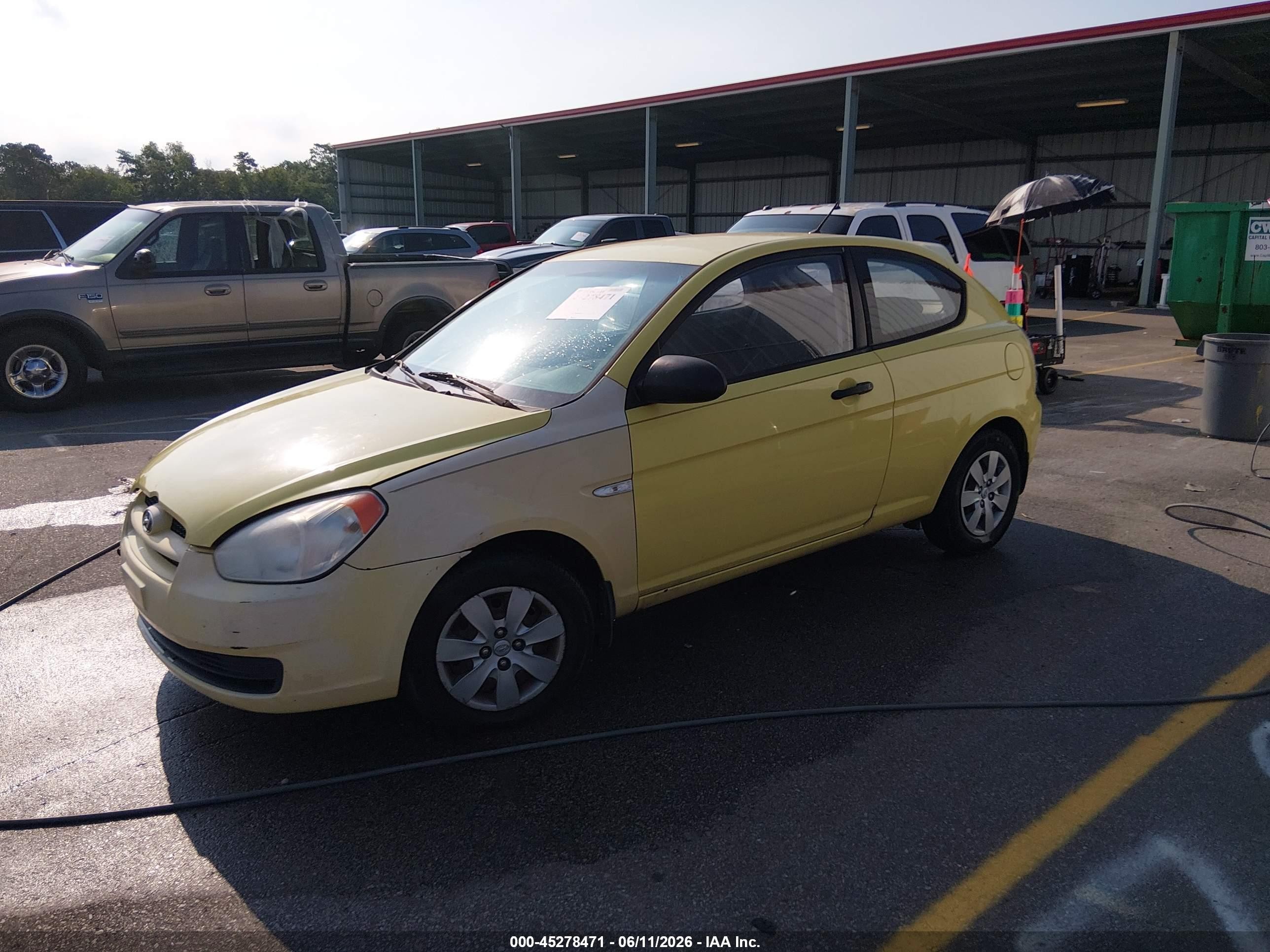 2008 Hyundai Accent Gs Yellow vin: KMHCM36C48U057466