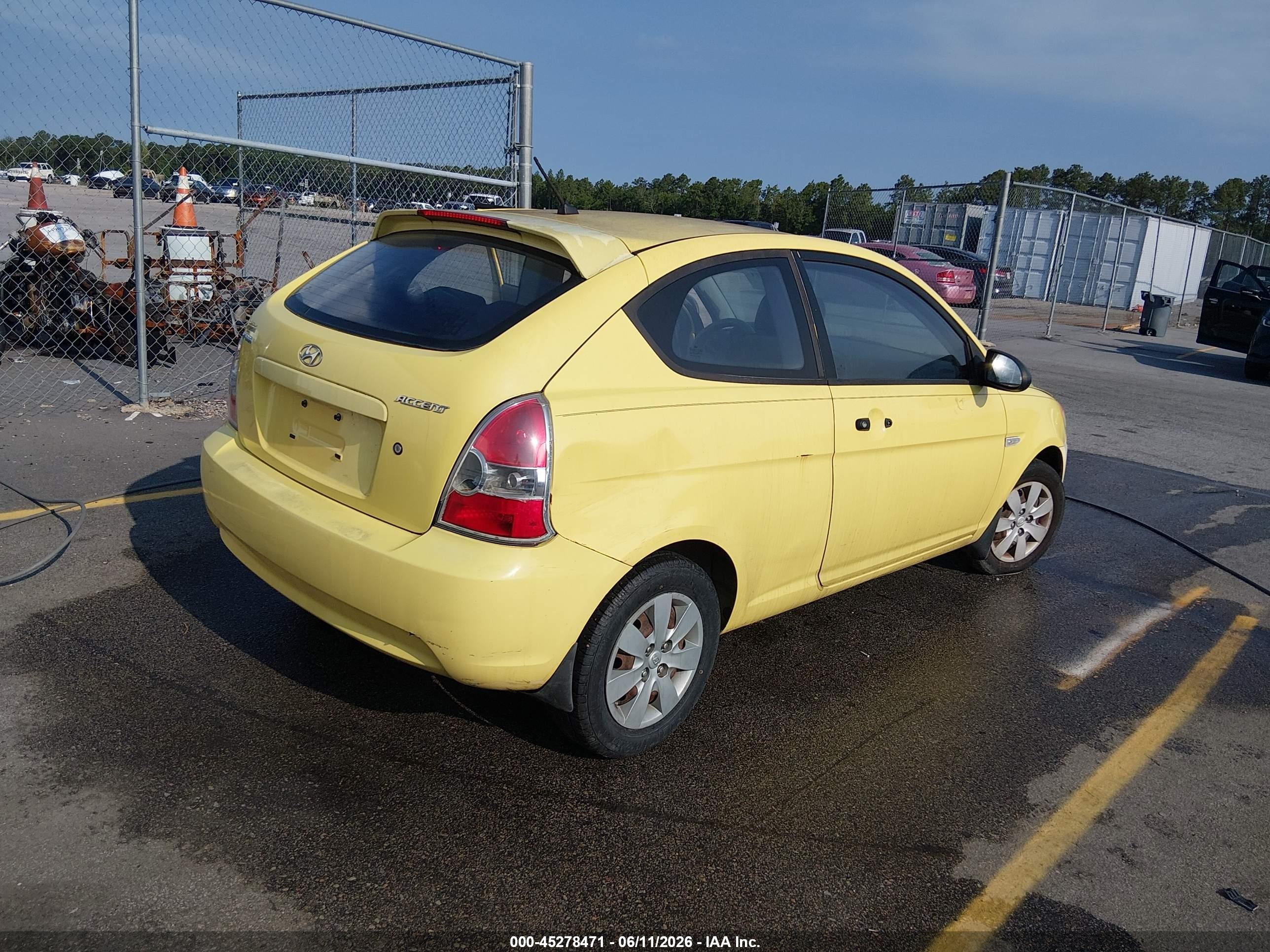2008 Hyundai Accent Gs Yellow vin: KMHCM36C48U057466