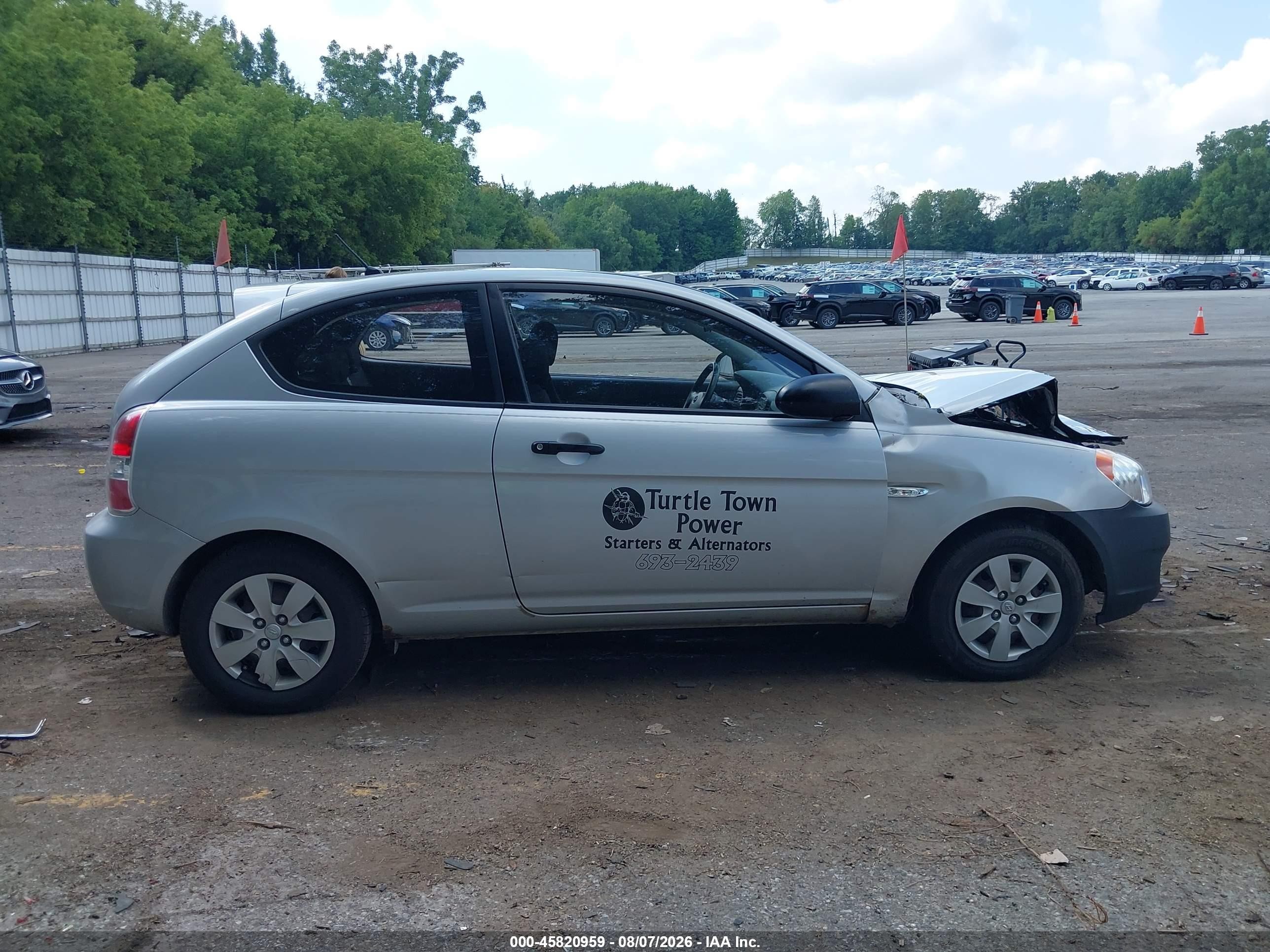 2008 Hyundai Accent Gs Silver vin: KMHCM36C58U063163