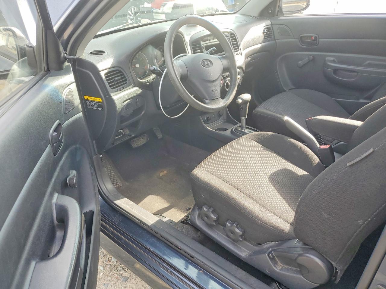 2008 Hyundai Accent Gs Charcoal vin: KMHCM36C58U095417