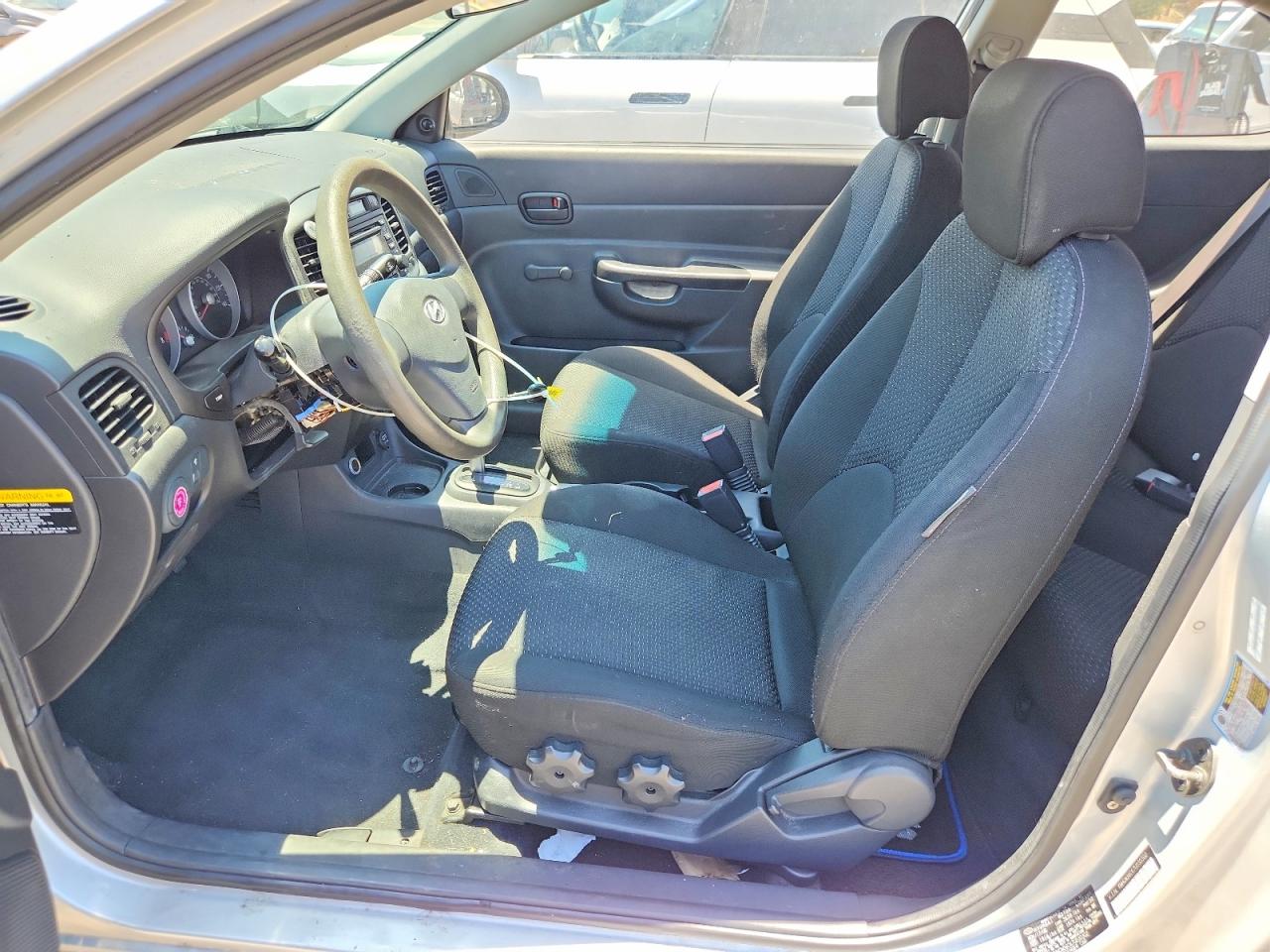 2007 Hyundai Accent Gs Серебряный vin: KMHCM36C67U030302