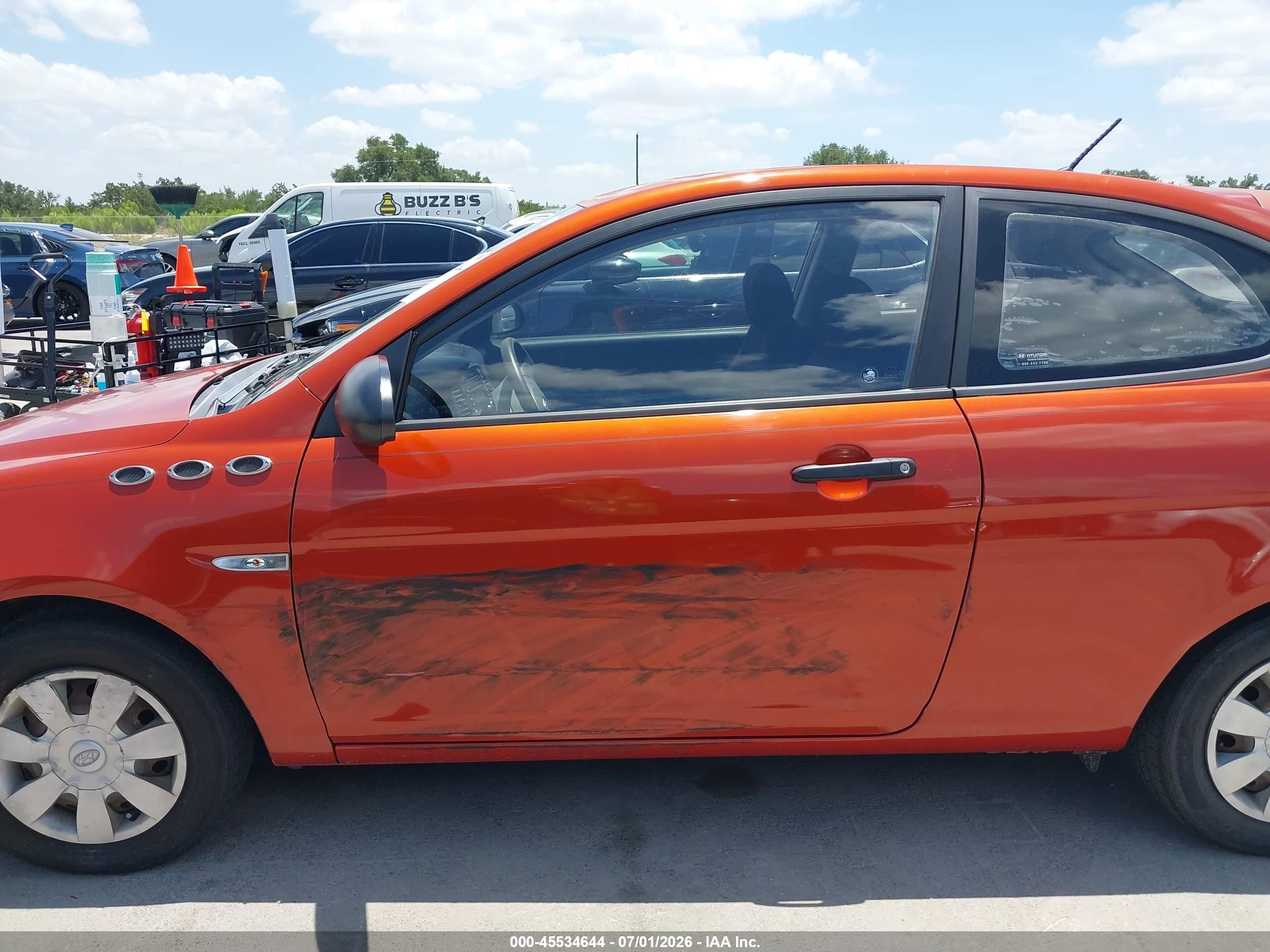 2007 Hyundai Accent Gs Orange vin: KMHCM36C67U030753