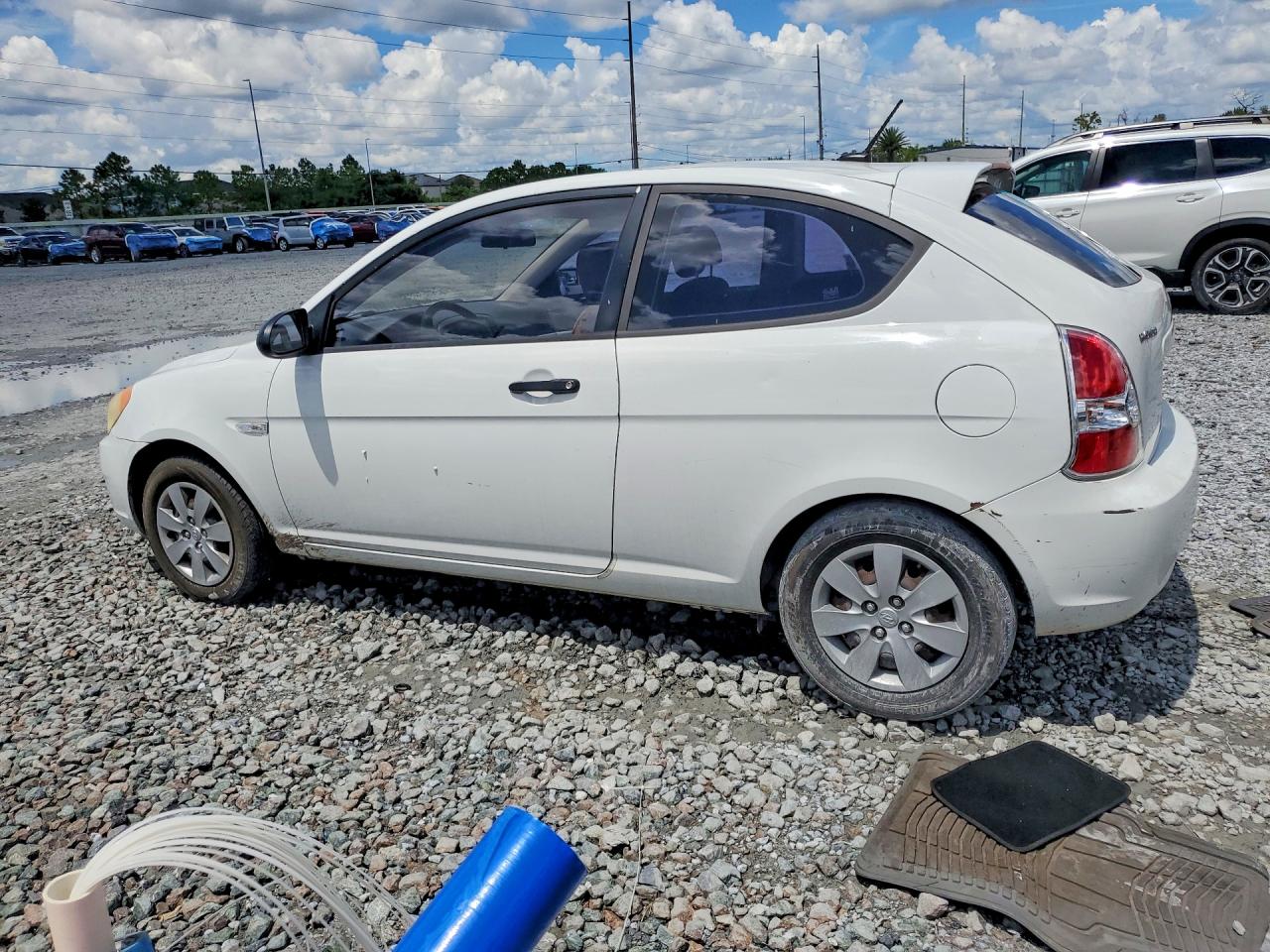 2008 Hyundai Accent Gs Белый vin: KMHCM36C68U083325