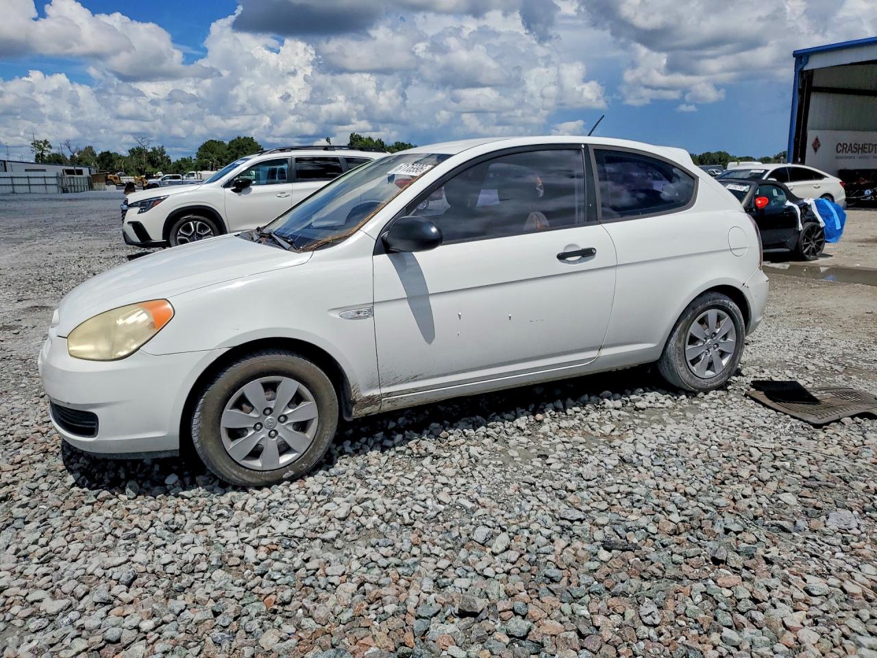 2008 Hyundai Accent Gs White vin: KMHCM36C68U083325