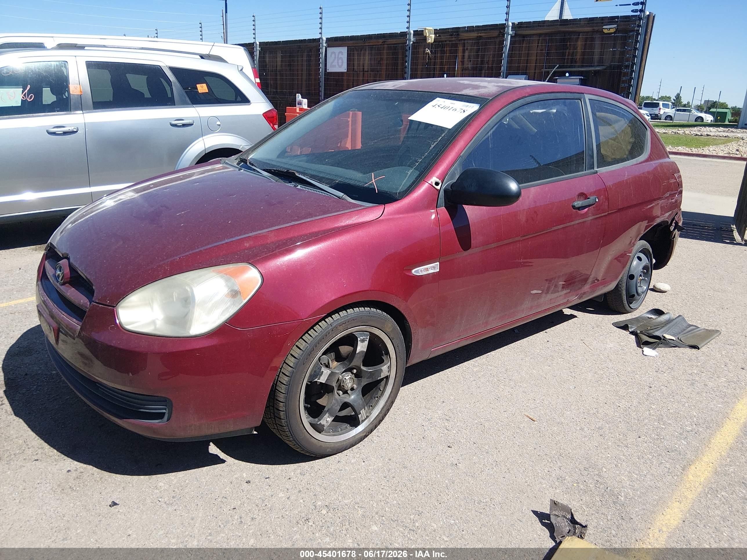 2007 Hyundai Accent Gs Burgundy vin: KMHCM36C77U027067