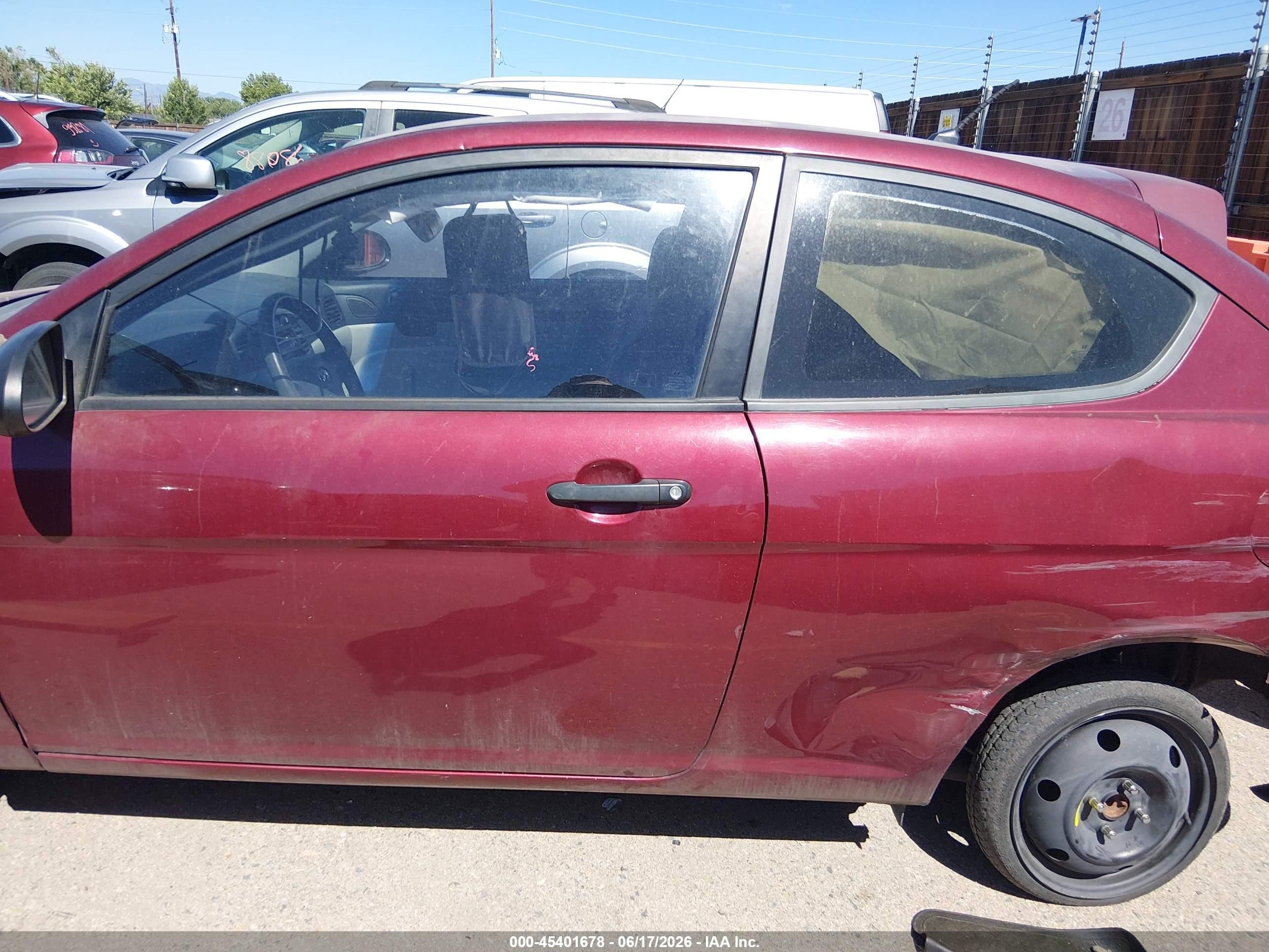 2007 Hyundai Accent Gs Burgundy vin: KMHCM36C77U027067