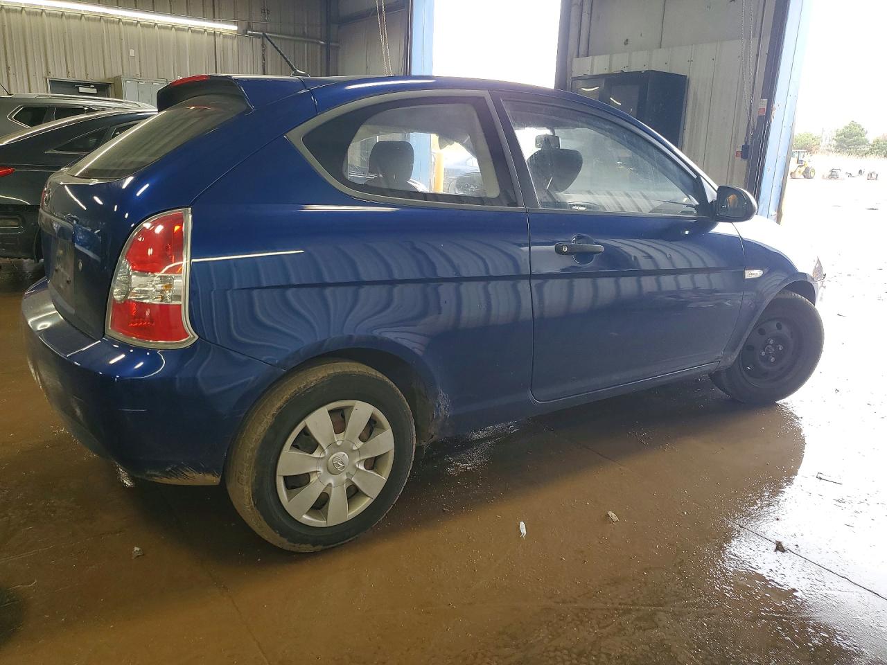 2007 Hyundai Accent Gs Blue vin: KMHCM36C77U041745