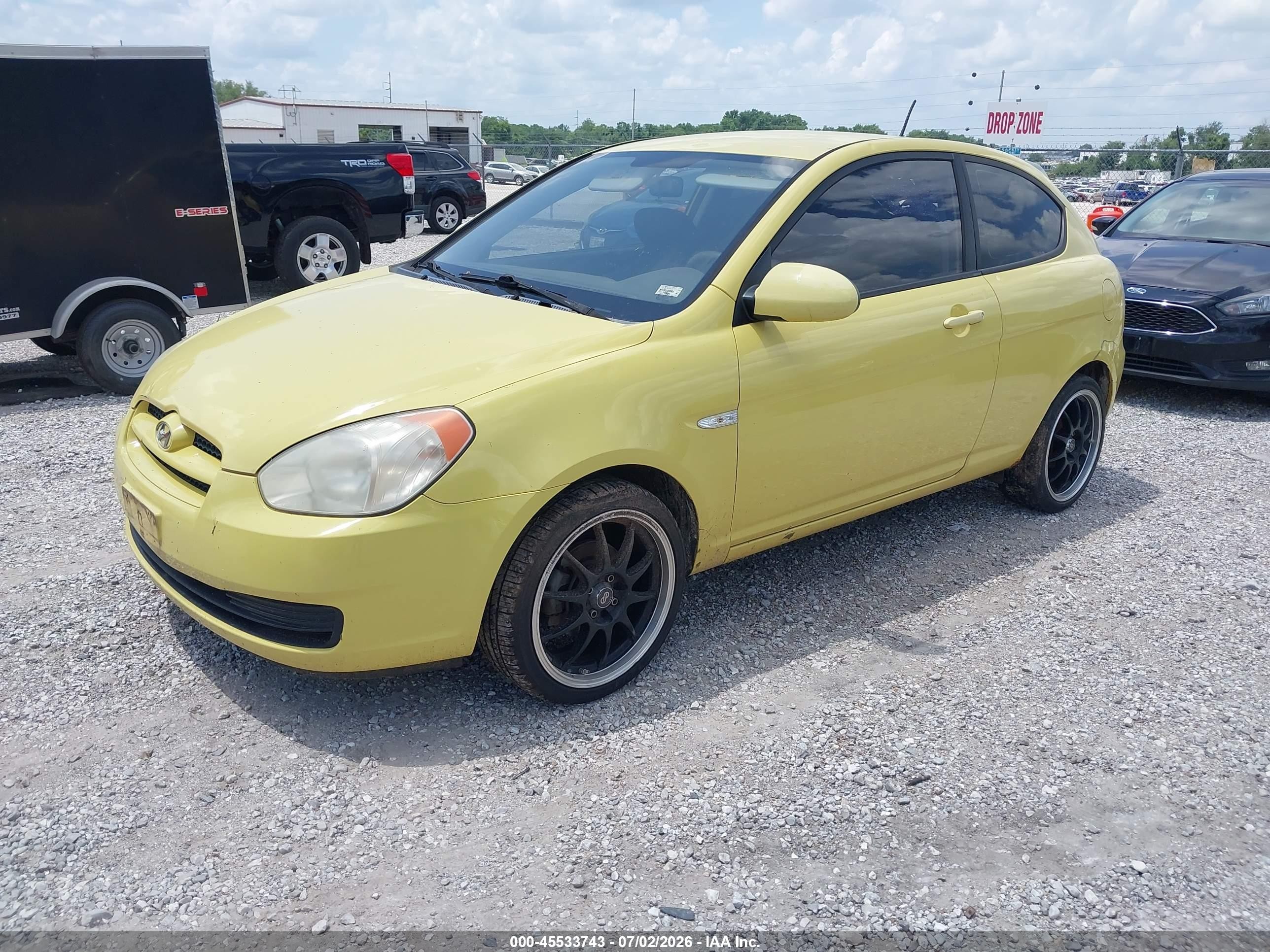 2008 Hyundai Accent Gs Yellow vin: KMHCM36C78U080546