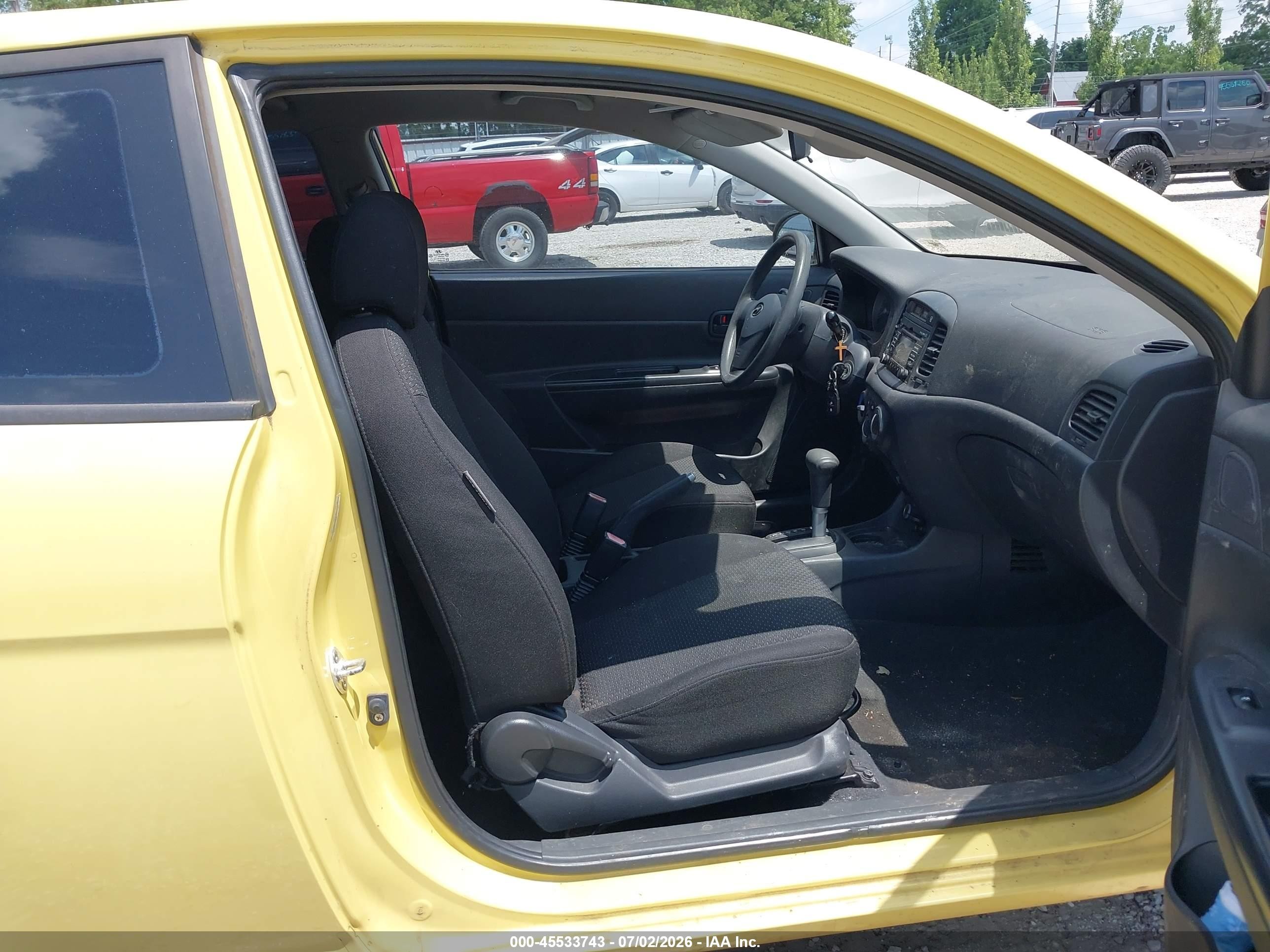 2008 Hyundai Accent Gs Yellow vin: KMHCM36C78U080546