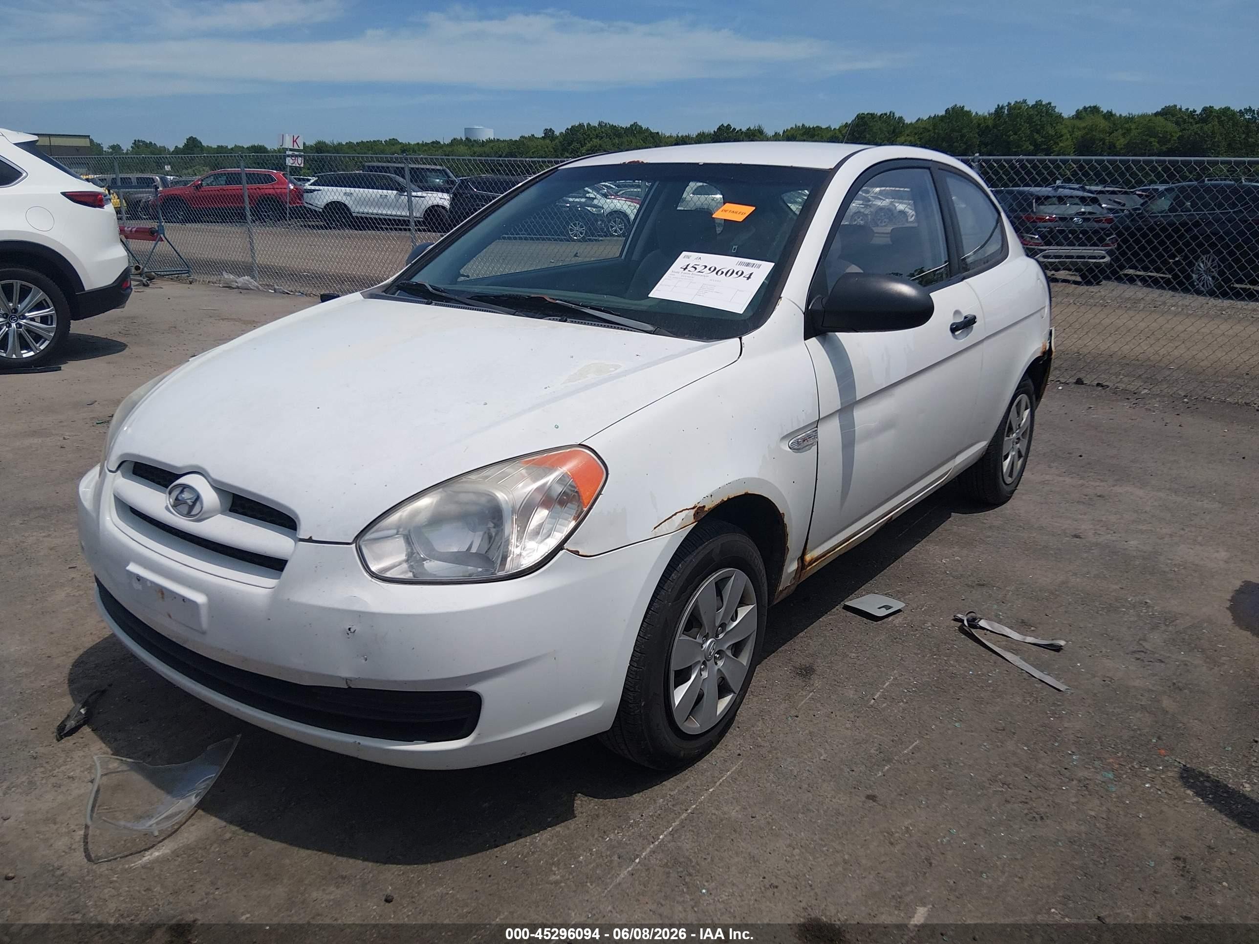 2009 Hyundai Accent Gs White vin: KMHCM36C79U119122
