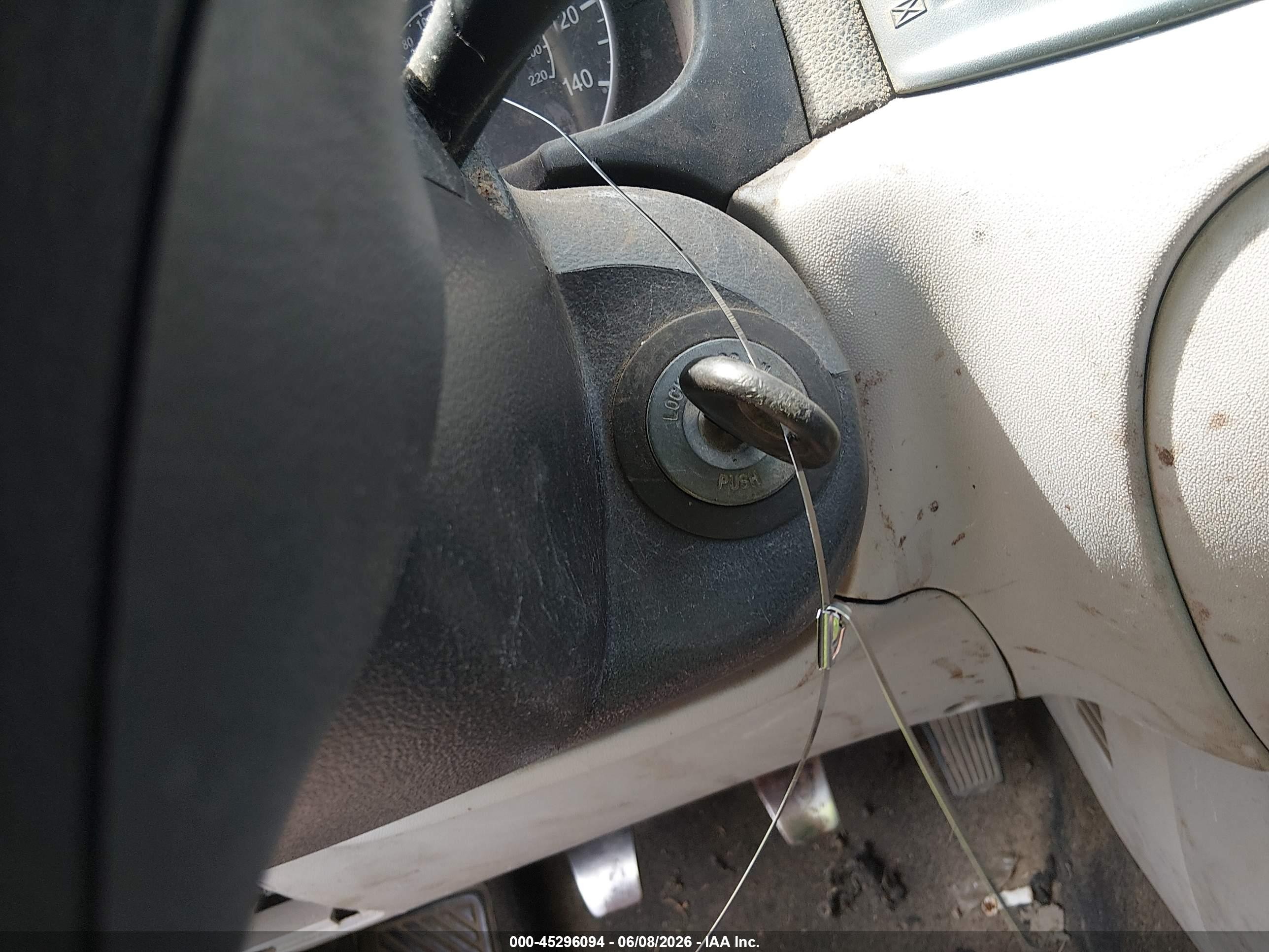 2009 Hyundai Accent Gs White vin: KMHCM36C79U119122