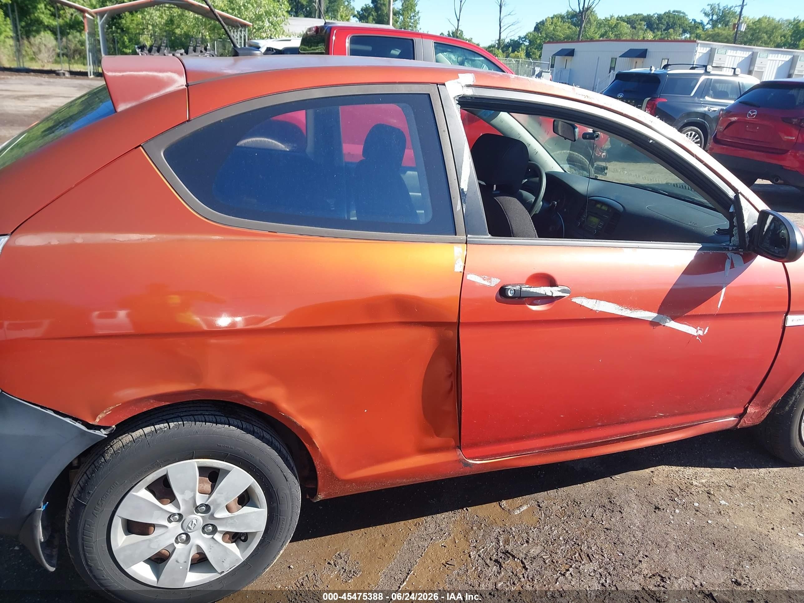 2009 Hyundai Accent Gs Orange vin: KMHCM36C79U140939