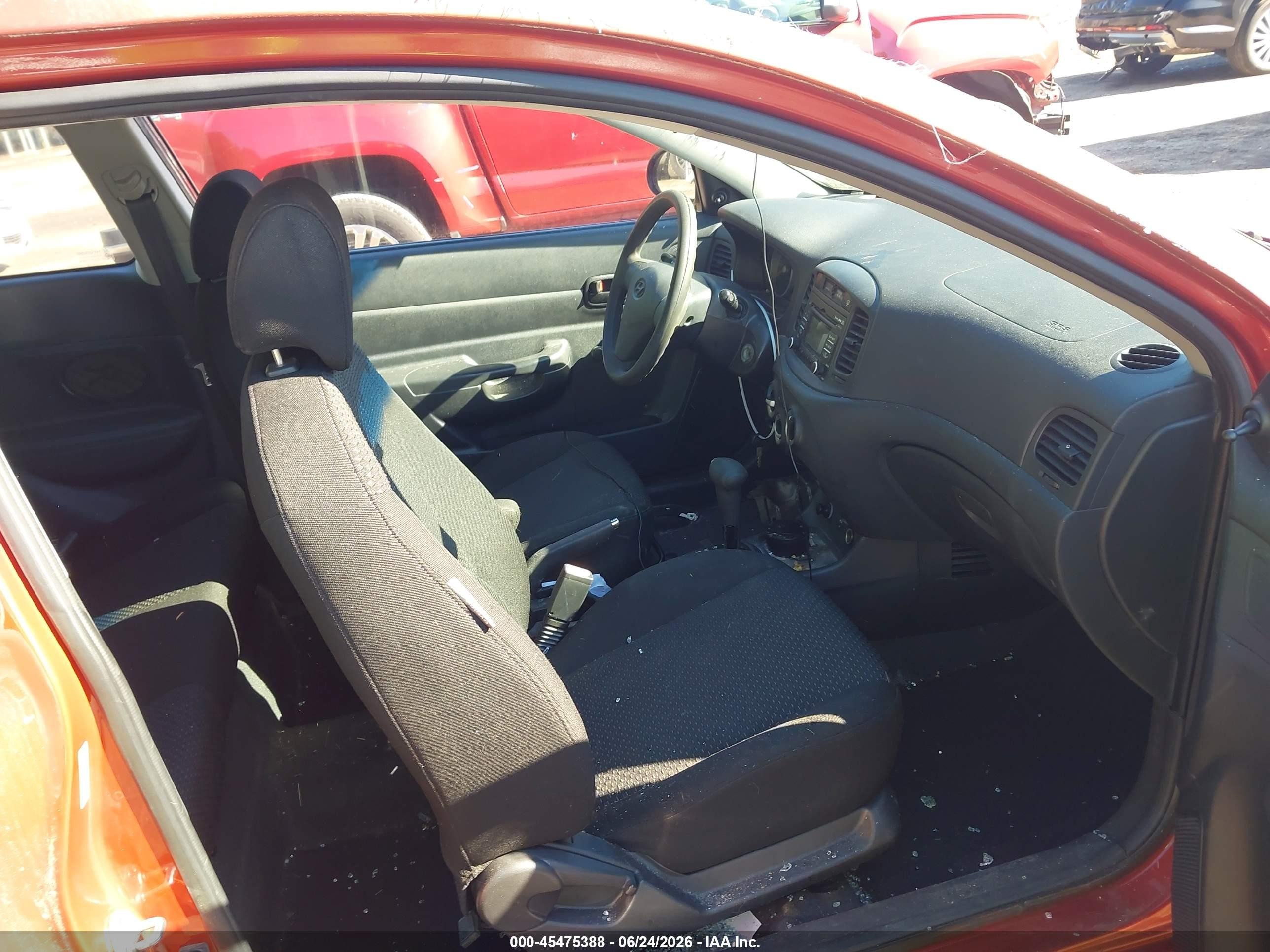 2009 Hyundai Accent Gs Orange vin: KMHCM36C79U140939