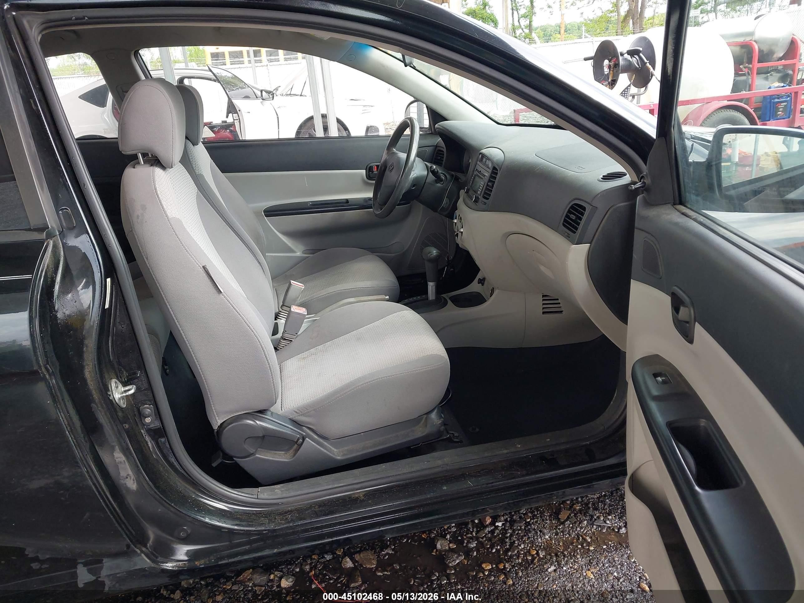 2008 Hyundai Accent Gs Black vin: KMHCM36C88U103204