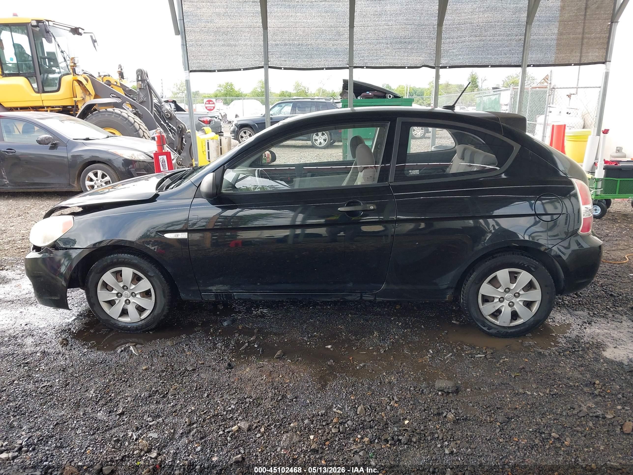 2008 Hyundai Accent Gs Black vin: KMHCM36C88U103204