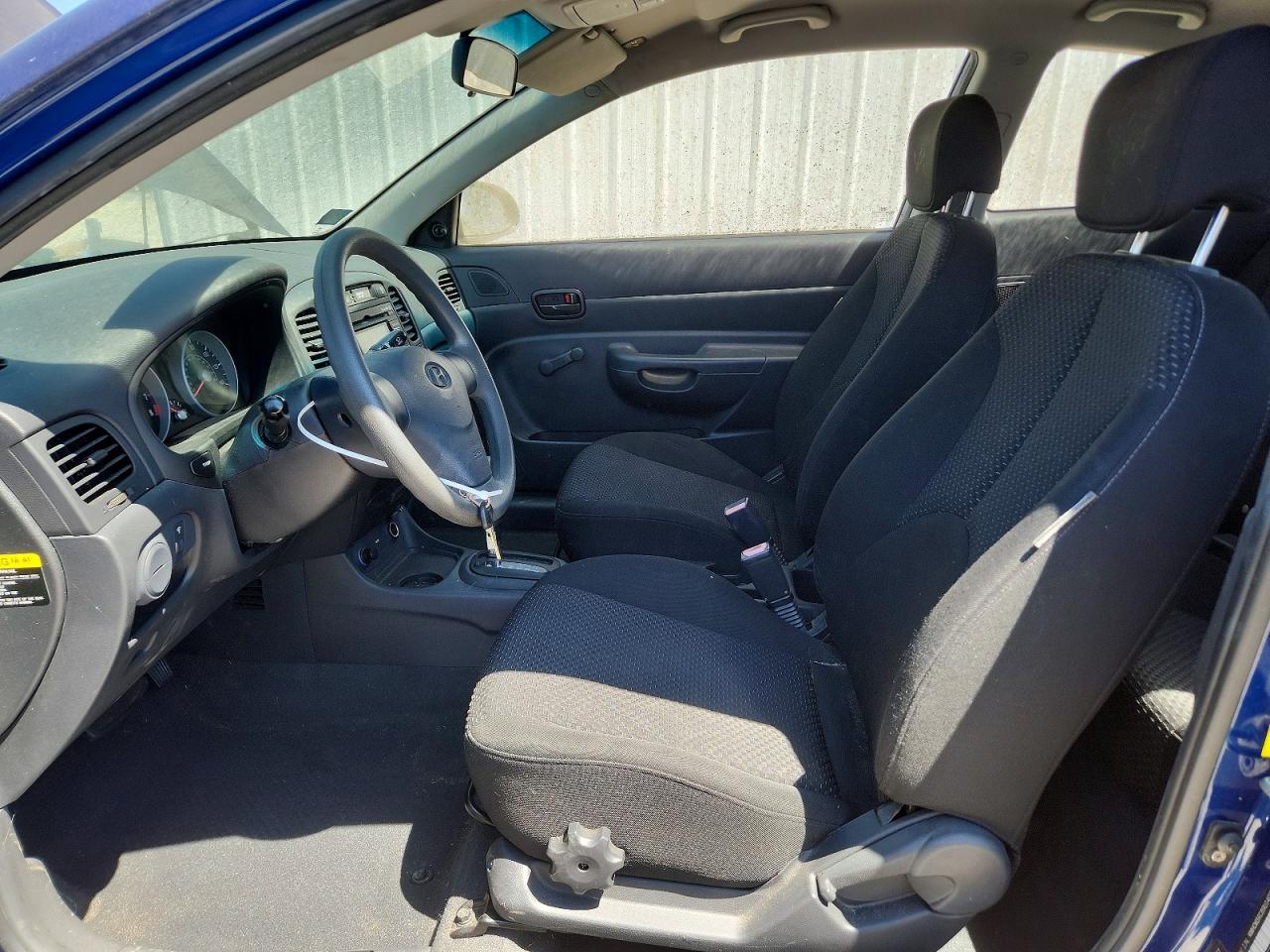 2009 Hyundai Accent Gs Blue vin: KMHCM36C89U140383