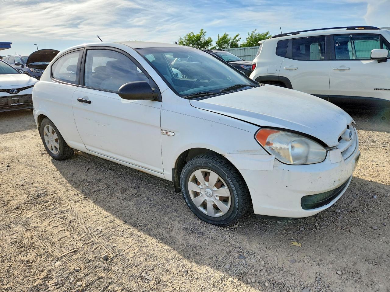 2007 Hyundai Accent Gs White vin: KMHCM36C97U036272