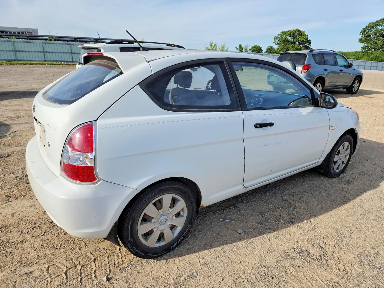 2007 Hyundai Accent Gs White vin: KMHCM36C97U036272