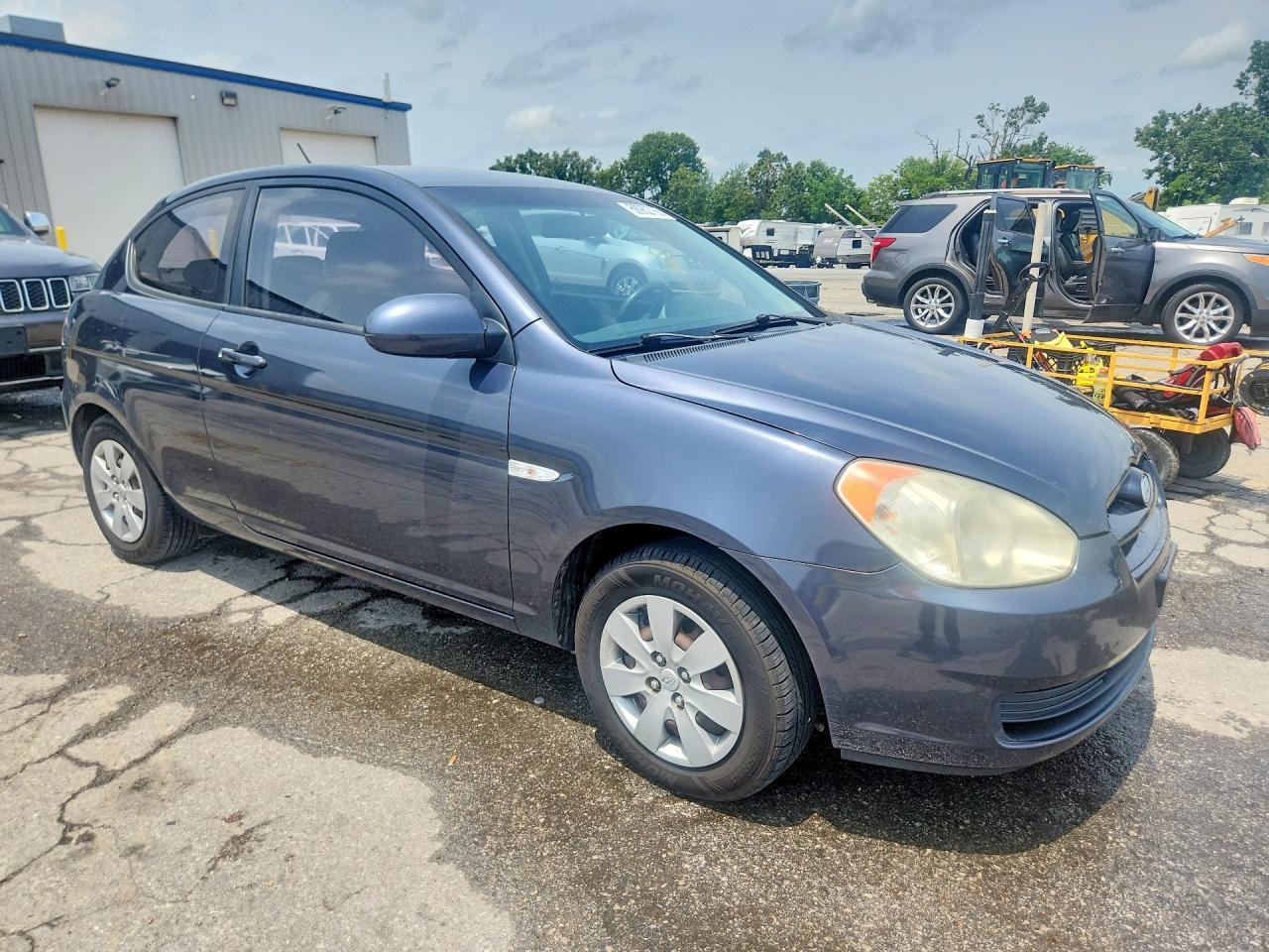 2008 Hyundai Accent Gs Gray vin: KMHCM36C98U056782