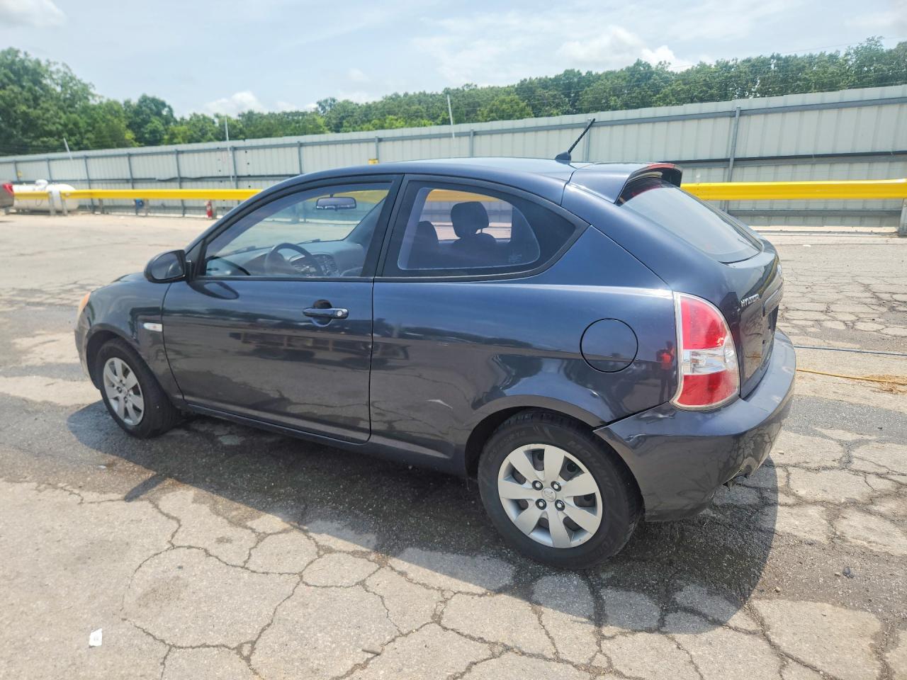 2008 Hyundai Accent Gs Gray vin: KMHCM36C98U056782