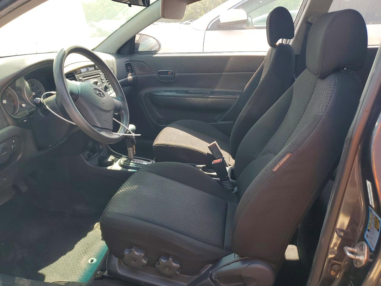 2008 Hyundai Accent Gs Gray vin: KMHCM36C98U056782