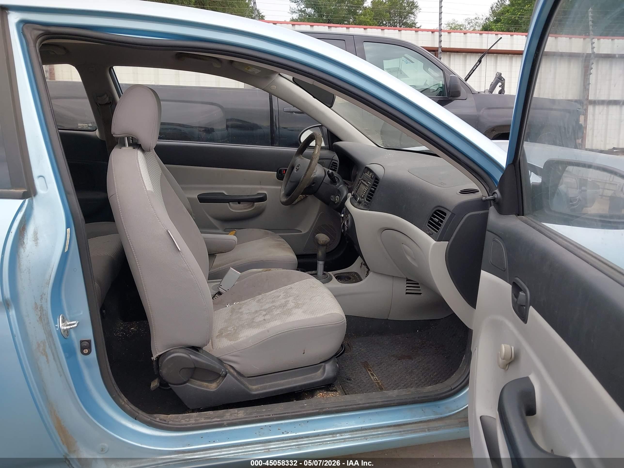 2008 Hyundai Accent Gs Синий vin: KMHCM36C98U091547