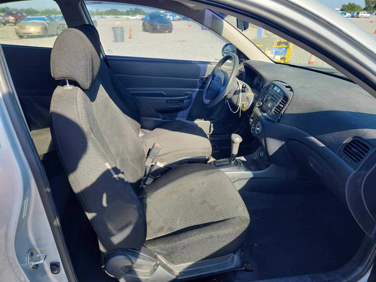 2009 Hyundai Accent Gs Silver vin: KMHCM36C99U121308