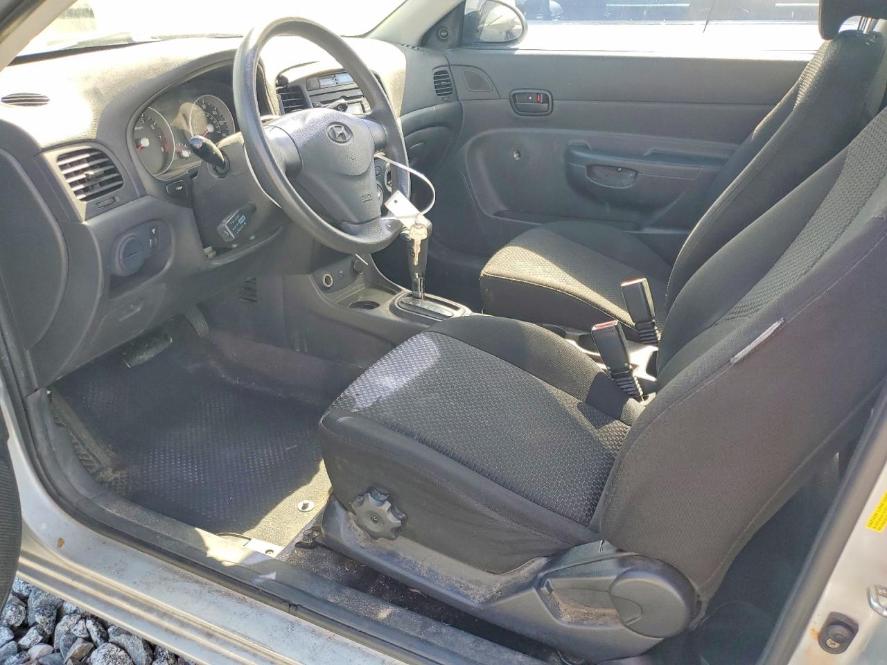 2009 Hyundai Accent Gs Silver vin: KMHCM36C99U121308